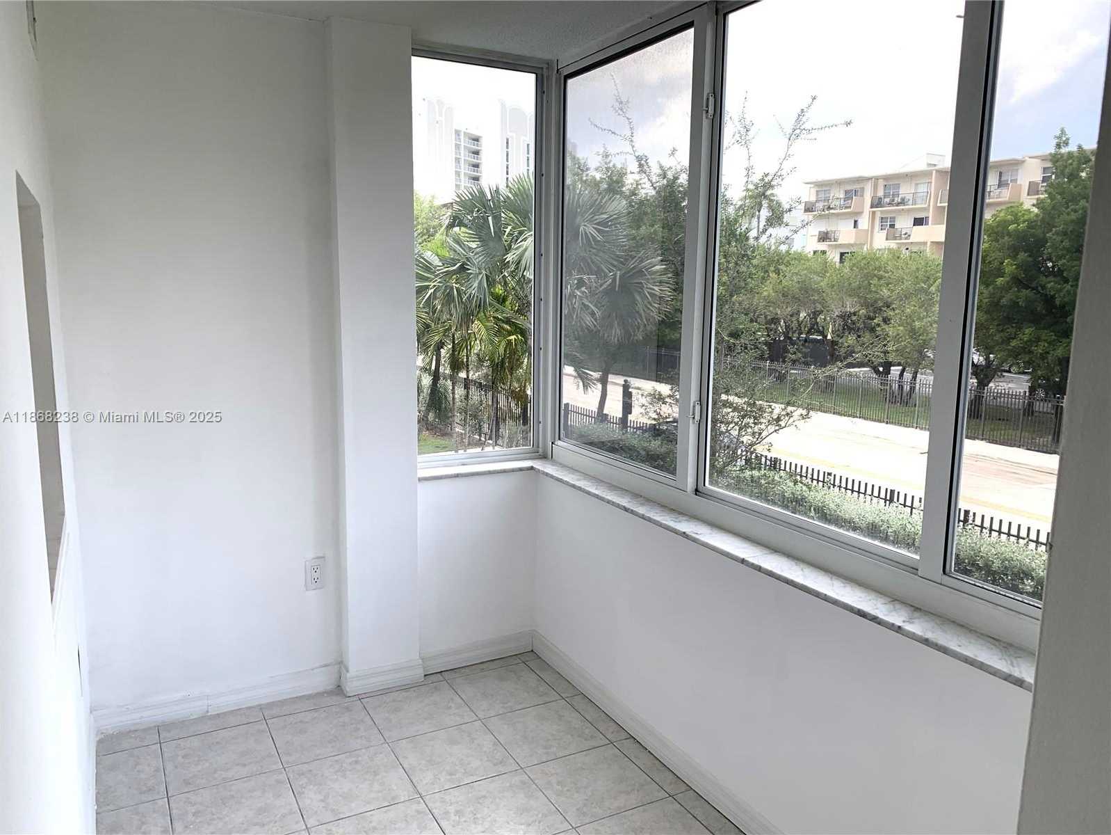 Small Image of 250 180TH DR #203, Sunny Isles Beach Number 10