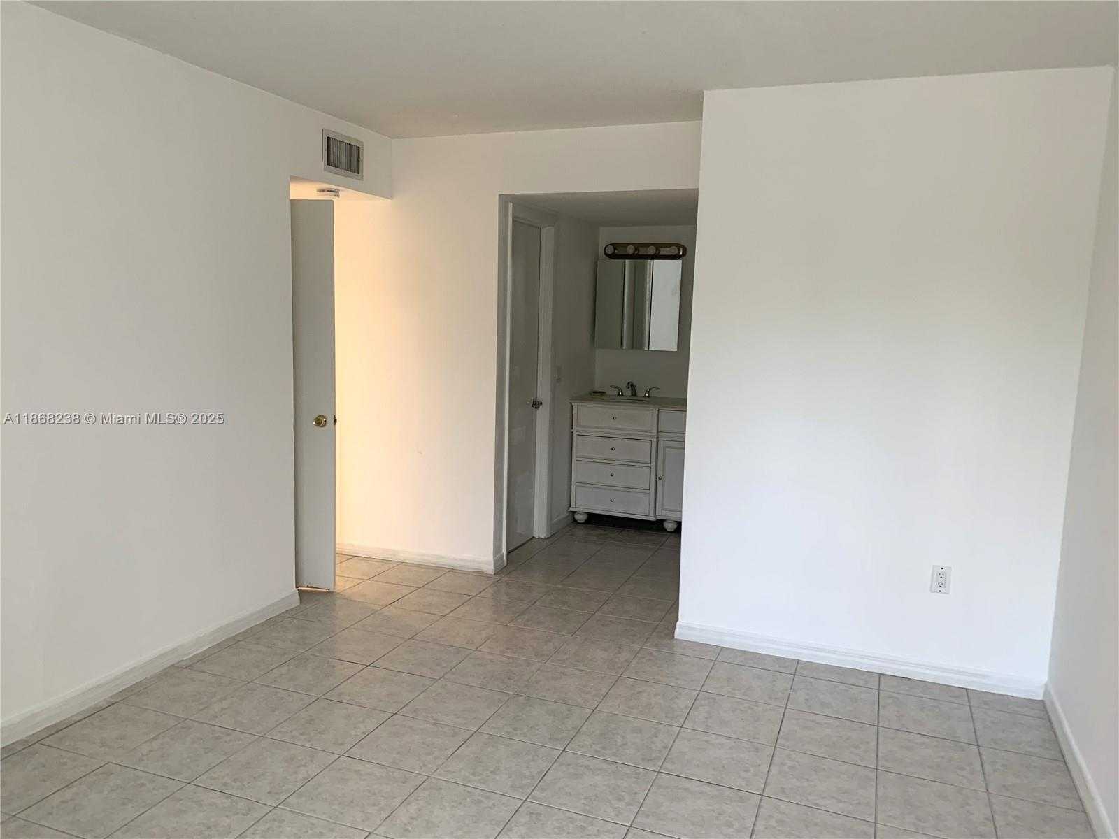 Small Image of 250 180TH DR #203, Sunny Isles Beach Number 12