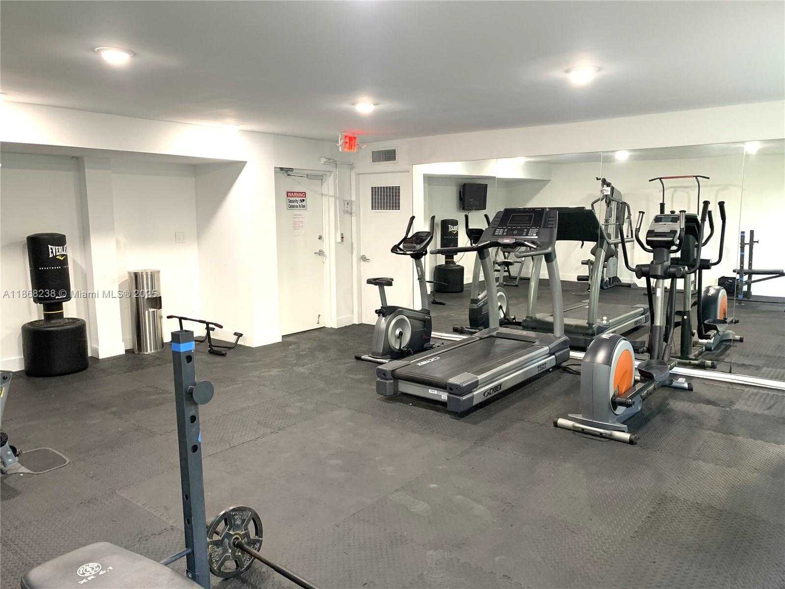 Small Image of 250 180TH DR #203, Sunny Isles Beach Number 3