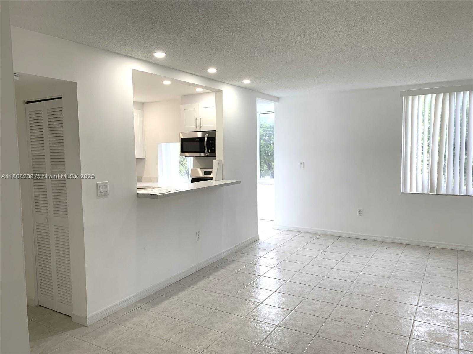 Small Image of 250 180TH DR #203, Sunny Isles Beach Number 5