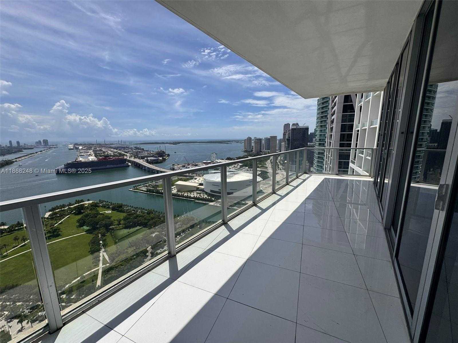 Small Image of 1100 BISCAYNE BLVD #4401, Miami Number 11