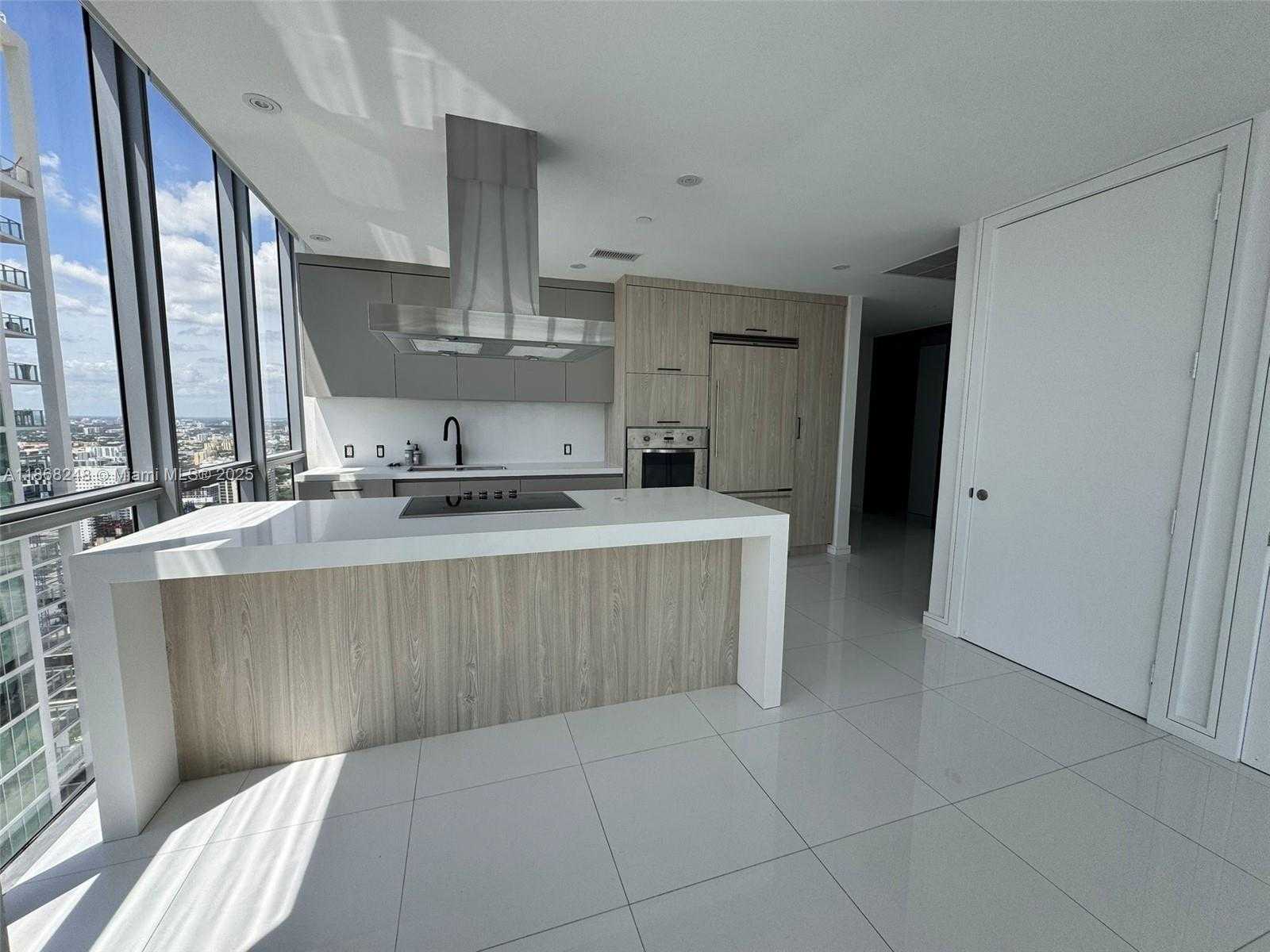 Small Image of 1100 BISCAYNE BLVD #4401, Miami Number 3