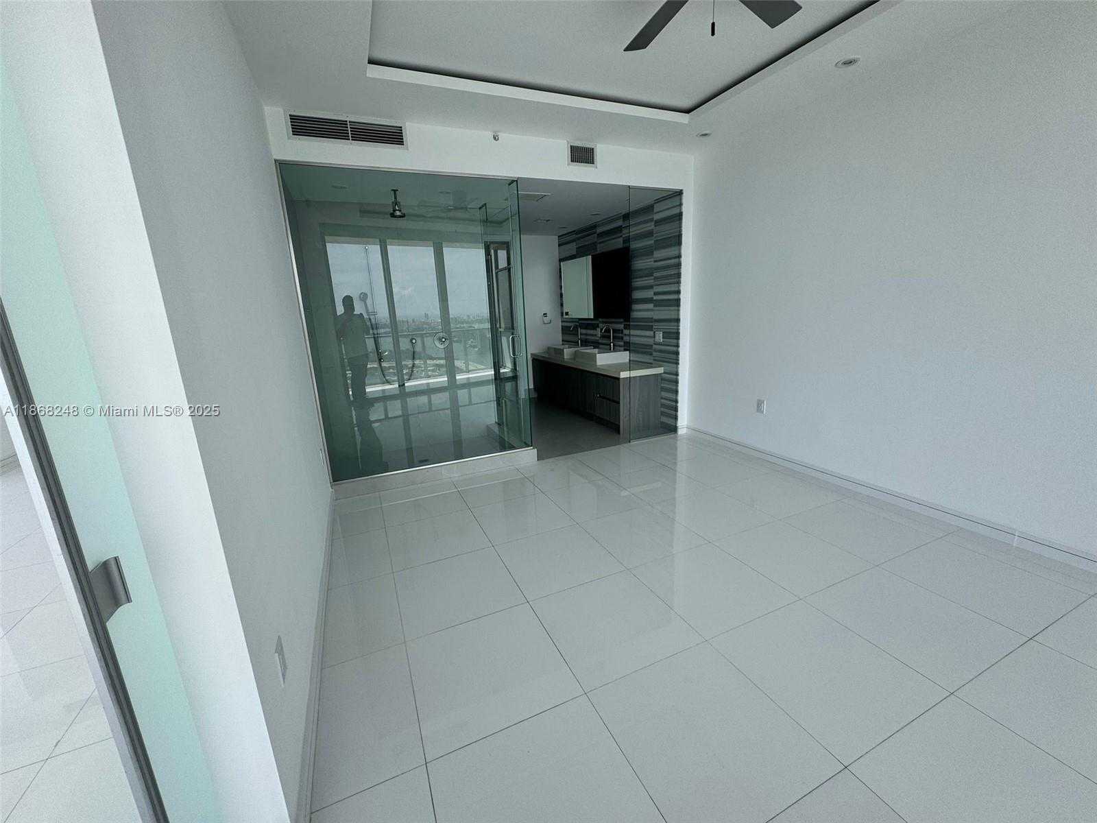 Small Image of 1100 BISCAYNE BLVD #4401, Miami Number 5
