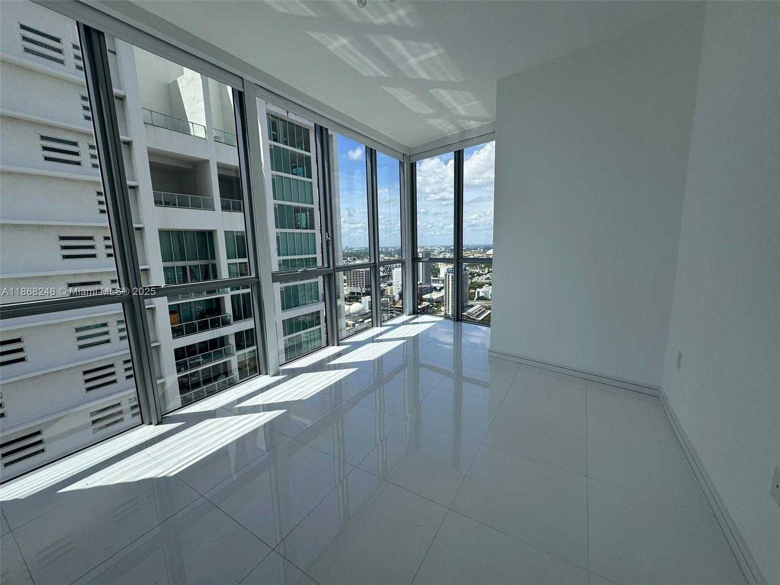 Small Image of 1100 BISCAYNE BLVD #4401, Miami Number 7