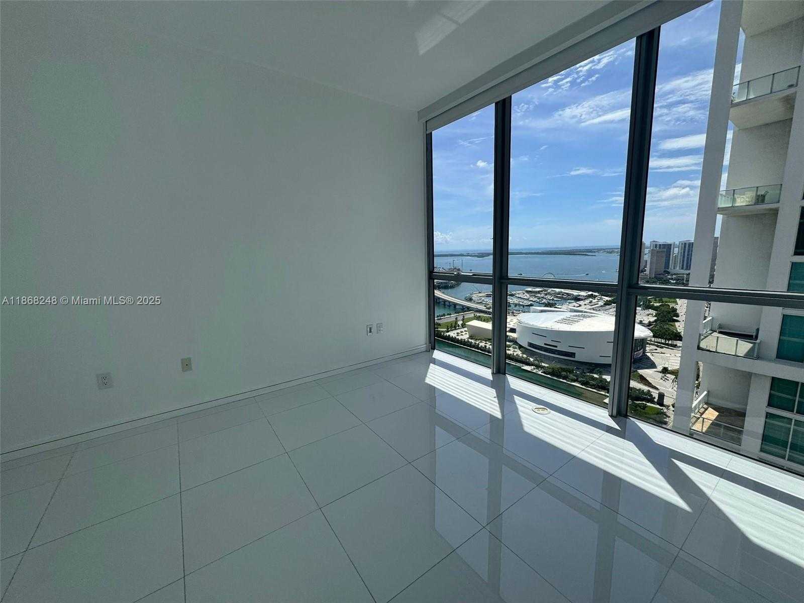 Small Image of 1100 BISCAYNE BLVD #4401, Miami Number 8
