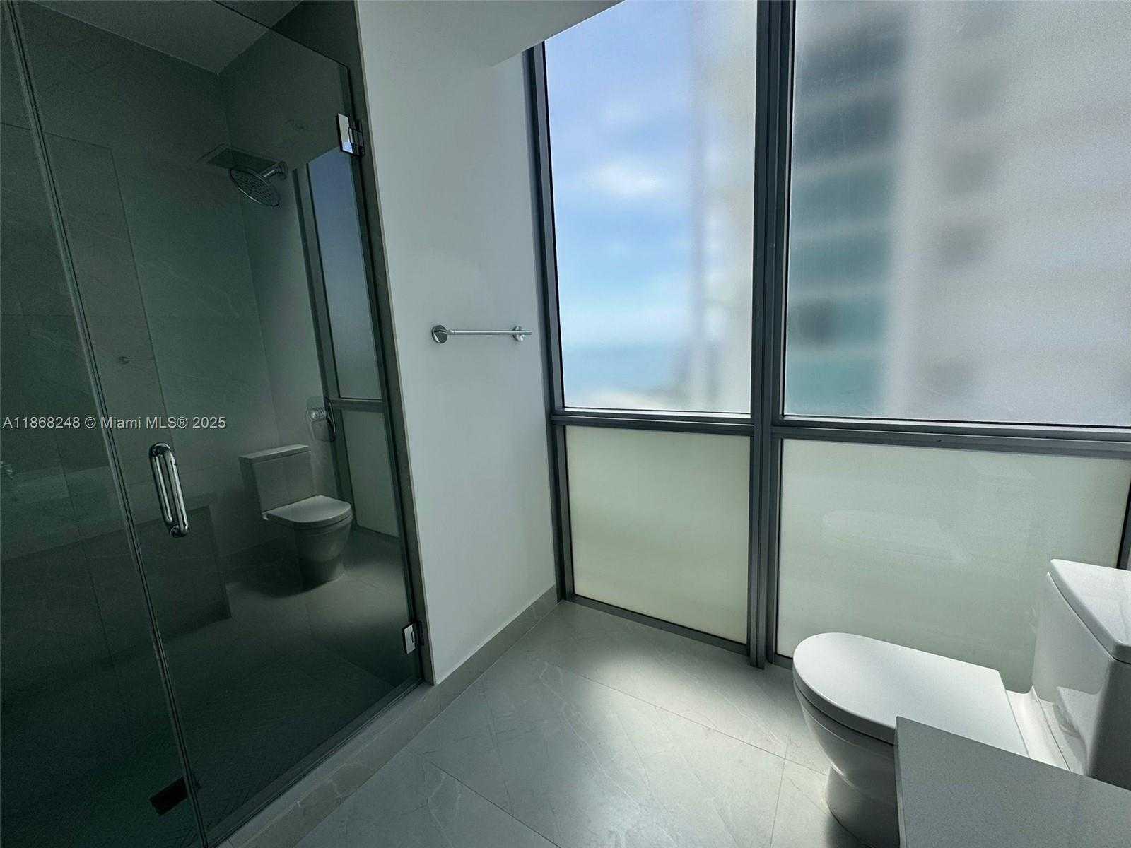 Small Image of 1100 BISCAYNE BLVD #4401, Miami Number 9
