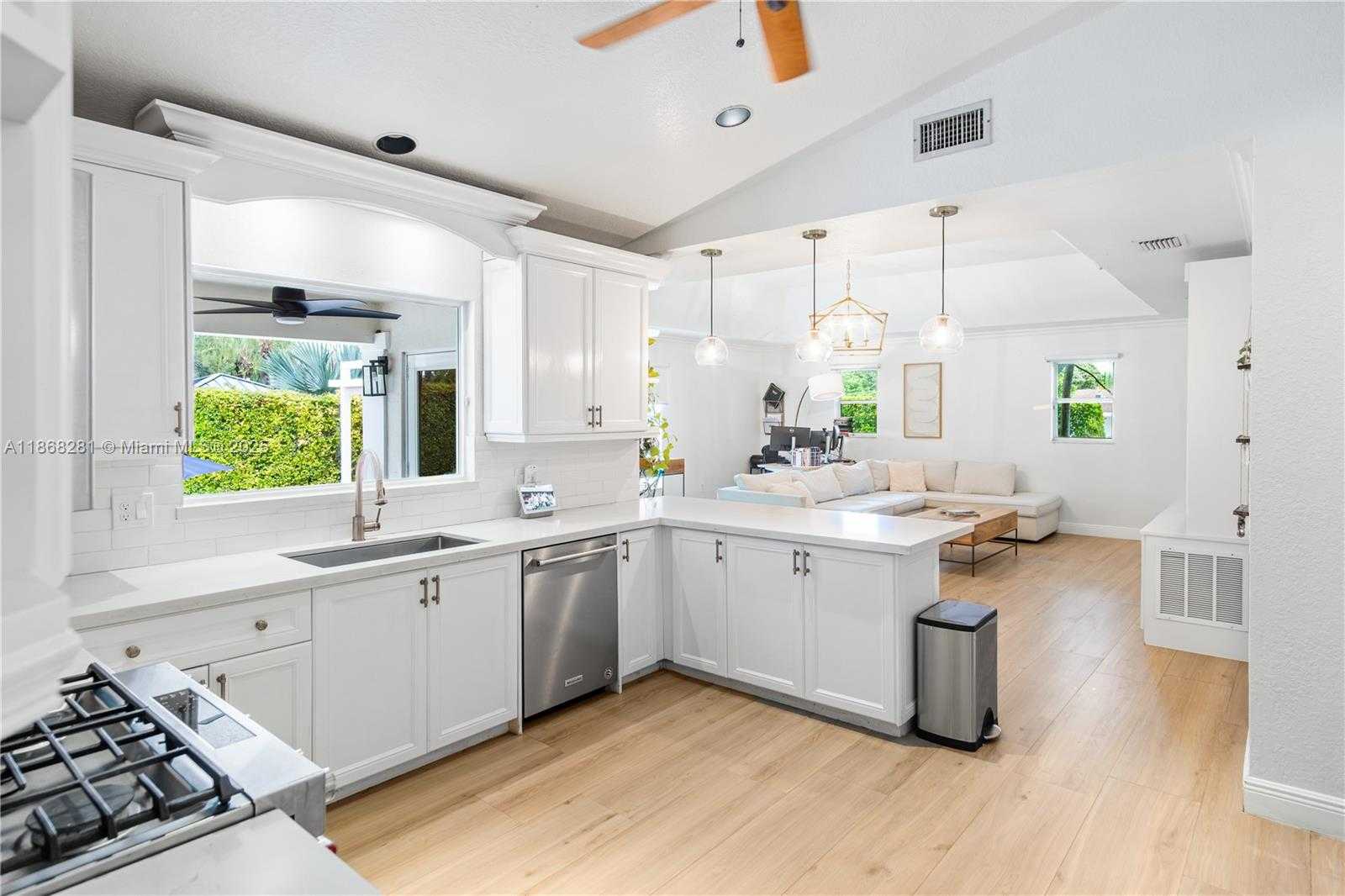 Small Image of 16550 SOUTH WEST 77TH CT, Palmetto Bay Number 17