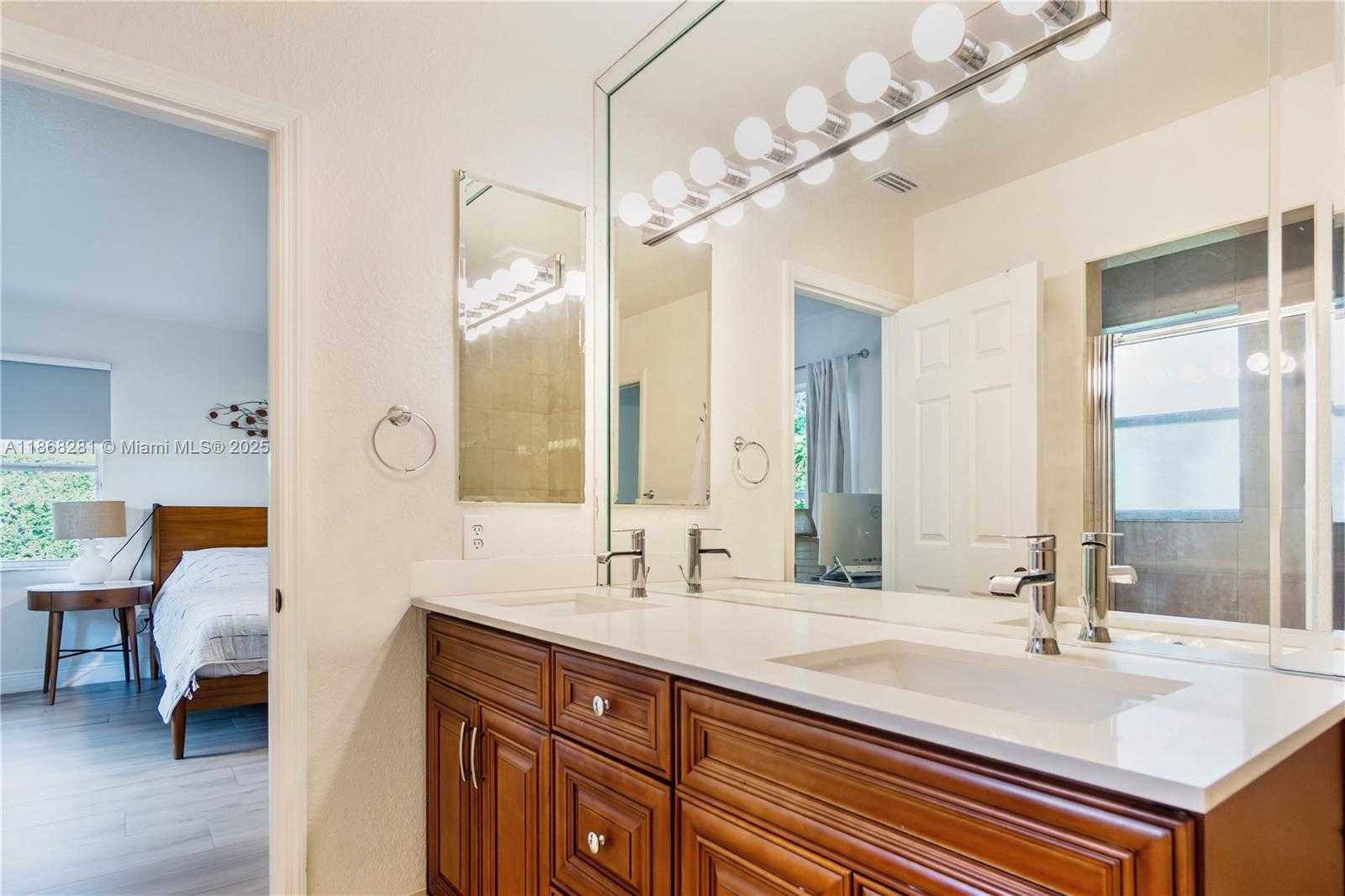 Small Image of 16550 SOUTH WEST 77TH CT, Palmetto Bay Number 28