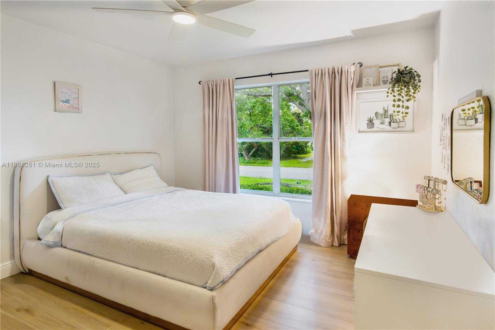 Small Image of 16550 SOUTH WEST 77TH CT, Palmetto Bay Number 32