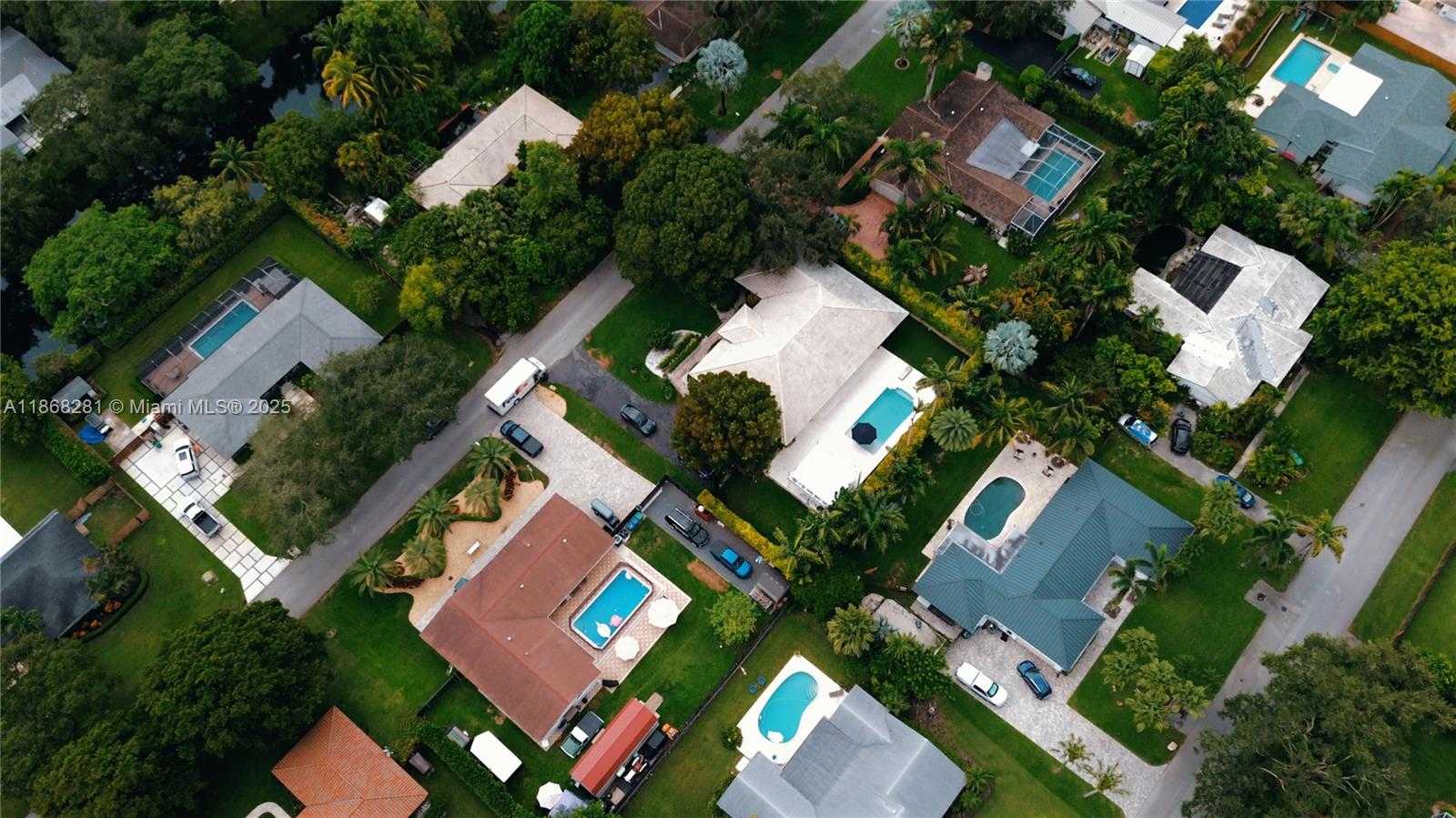 Small Image of 16550 SOUTH WEST 77TH CT, Palmetto Bay Number 42