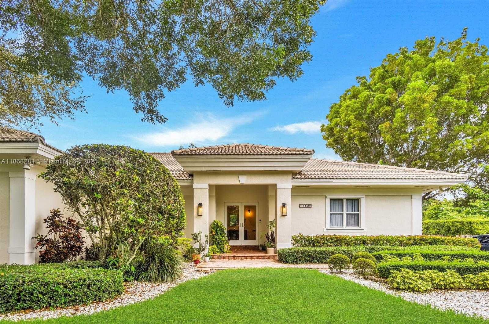 Small Image of 16550 SOUTH WEST 77TH CT, Palmetto Bay Number 43
