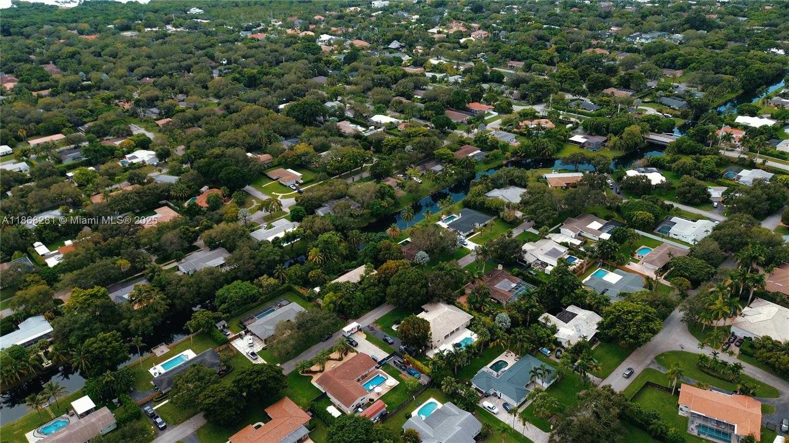 Small Image of 16550 SOUTH WEST 77TH CT, Palmetto Bay Number 46