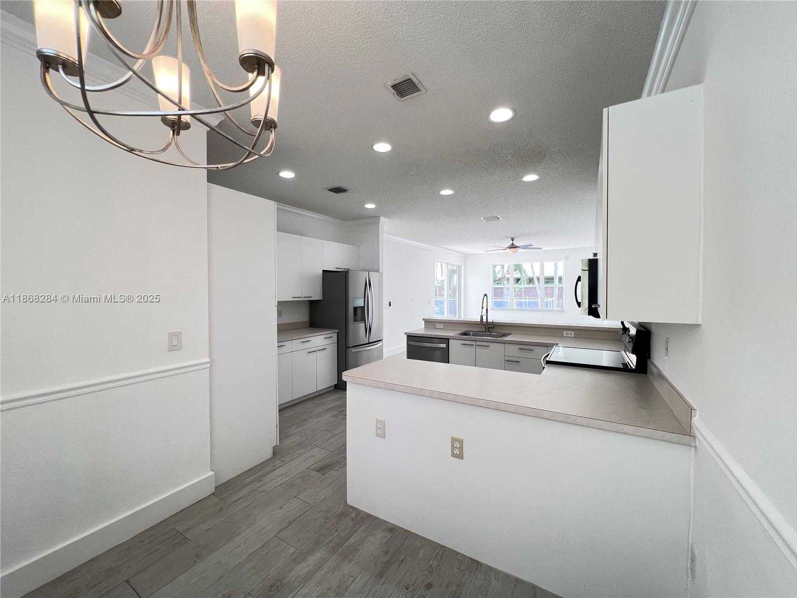 Small Image of 725 NORTH WEST 156TH AVE #725, Pembroke Pines Number 17