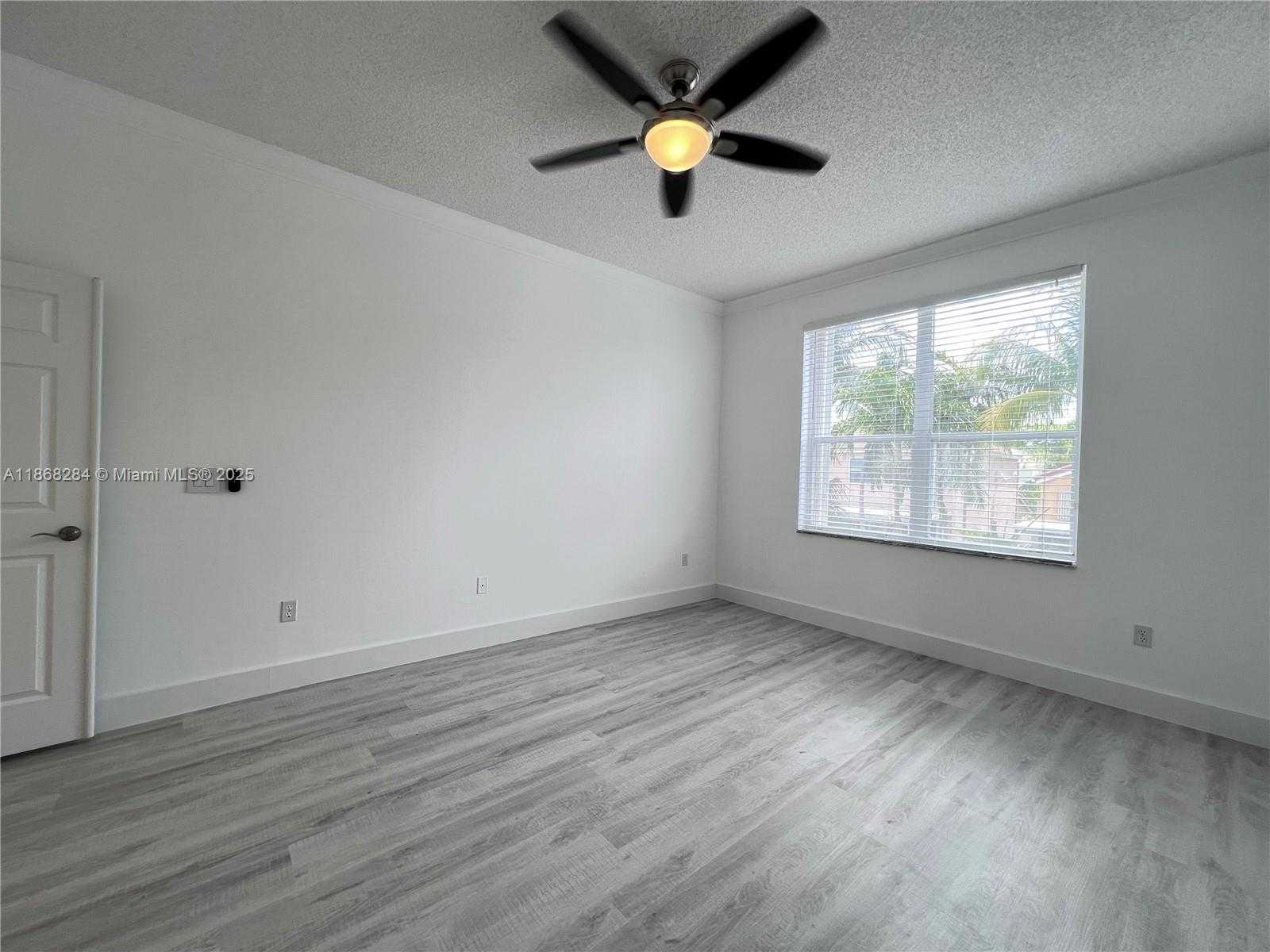 Small Image of 725 NORTH WEST 156TH AVE #725, Pembroke Pines Number 26