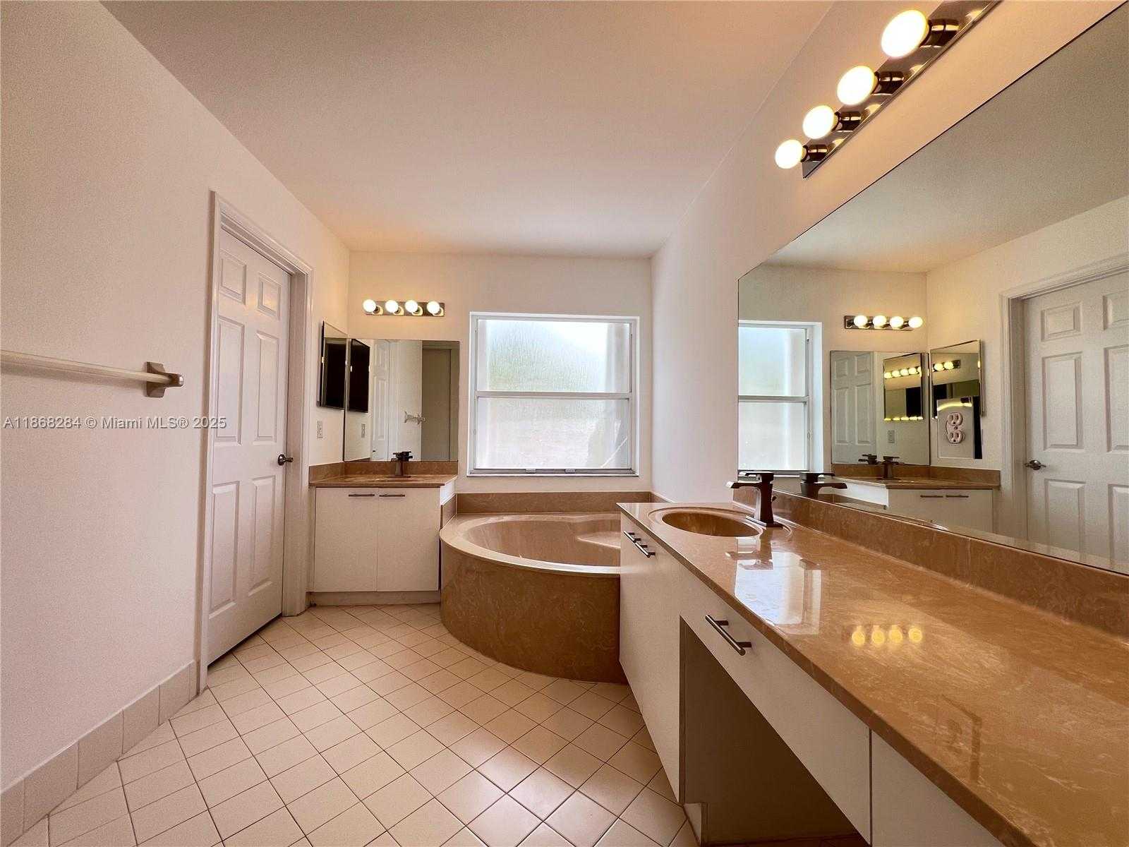 Small Image of 725 NORTH WEST 156TH AVE #725, Pembroke Pines Number 30