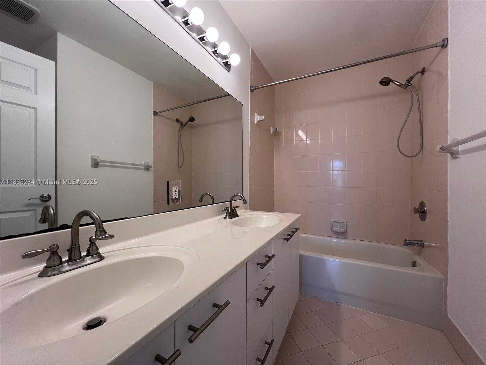 Small Image of 725 NORTH WEST 156TH AVE #725, Pembroke Pines Number 36