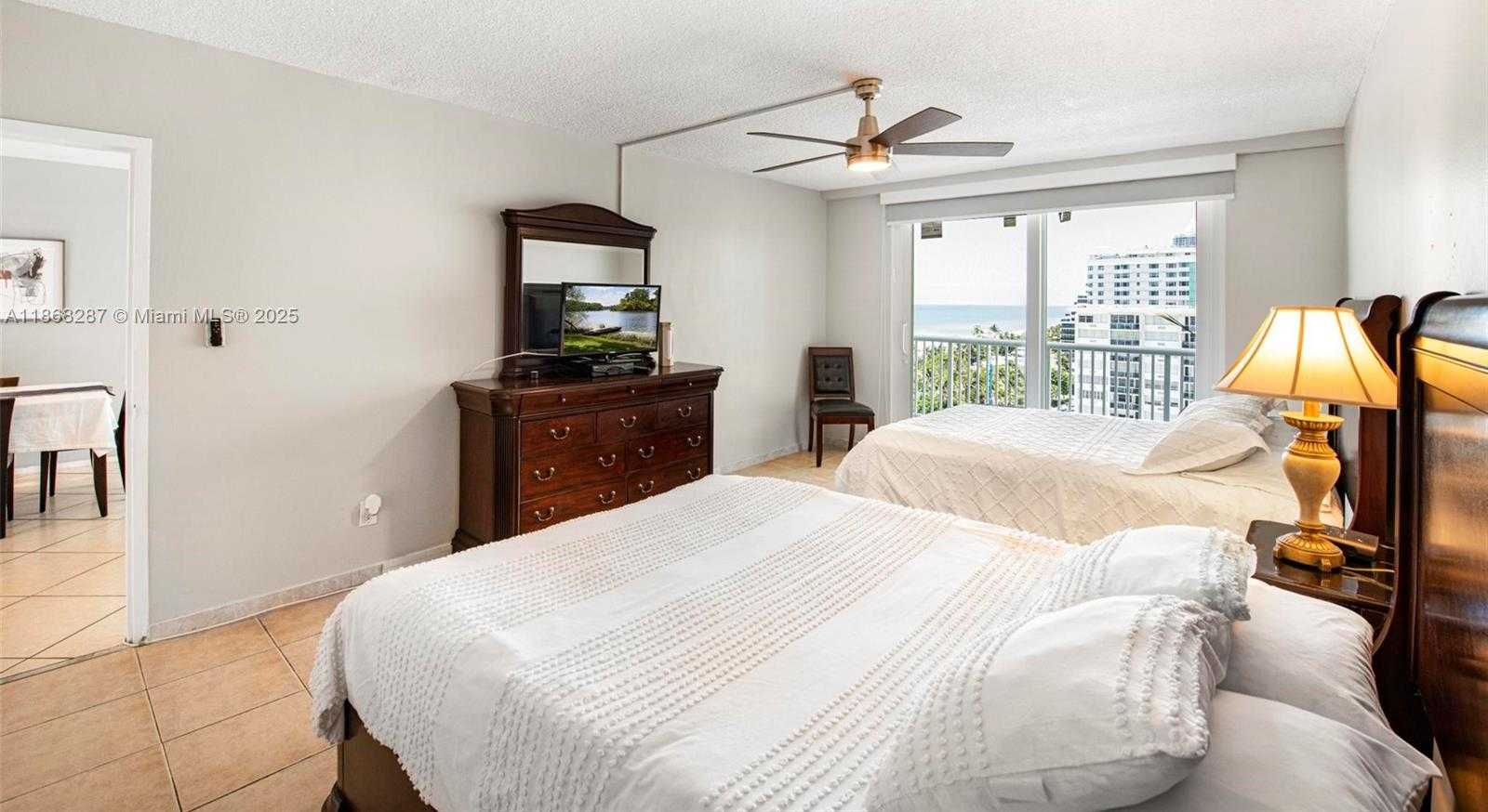 Small Image of 5401 COLLINS AVE #916, Miami Beach Number 10