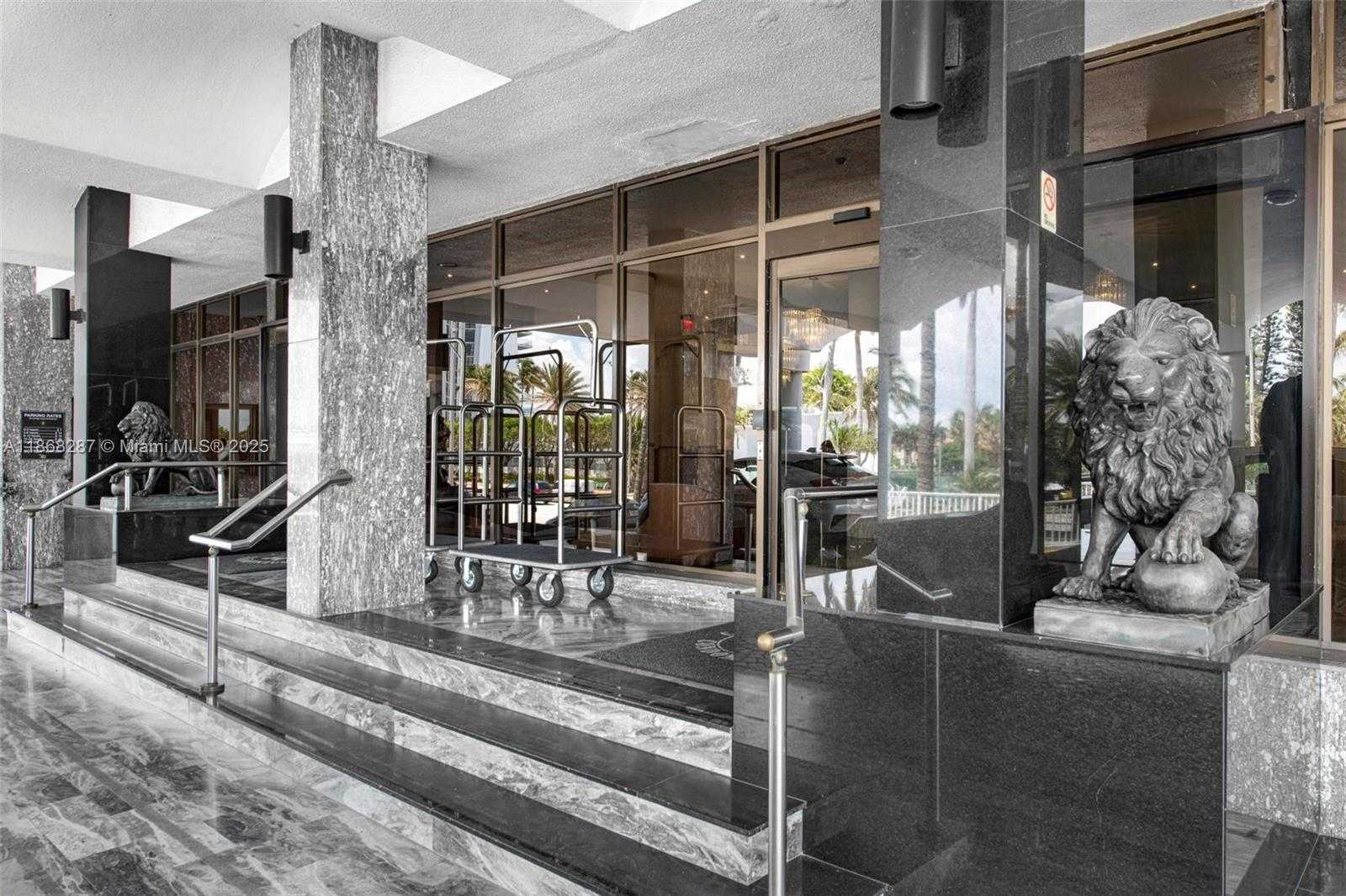 Small Image of 5401 COLLINS AVE #916, Miami Beach Number 21