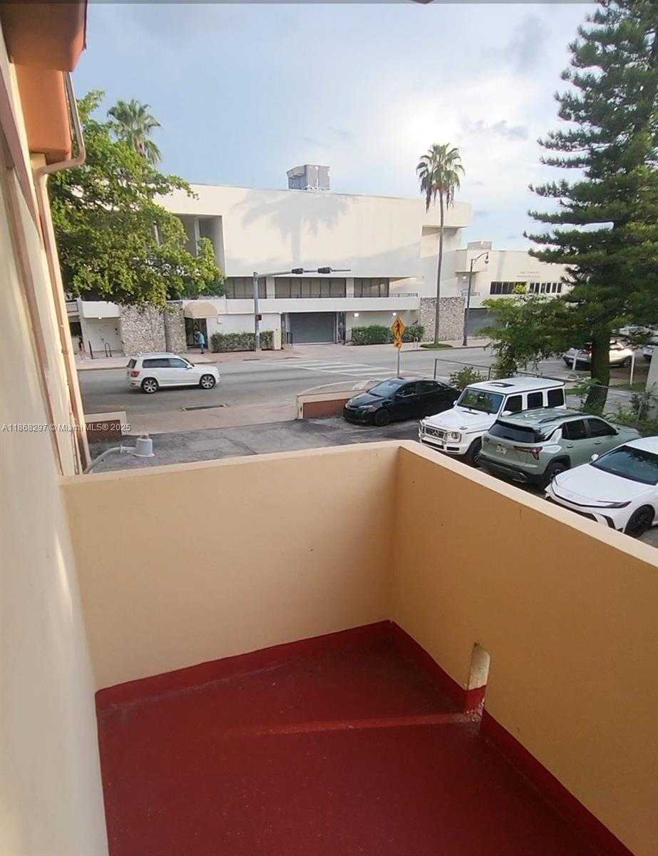 Small Image of 1175 NORMANDY DR #2D, Miami Beach Number 13