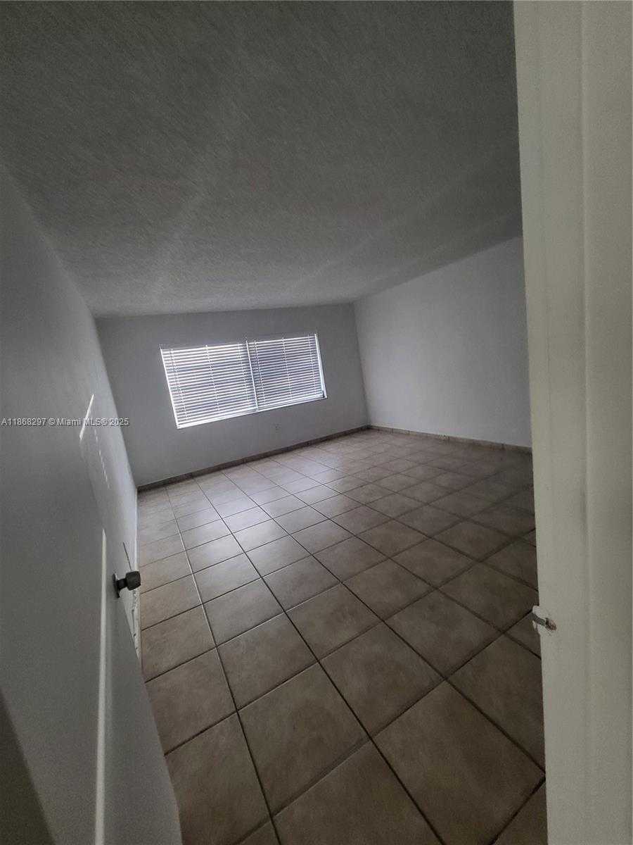 Small Image of 1175 NORMANDY DR #2D, Miami Beach Number 4