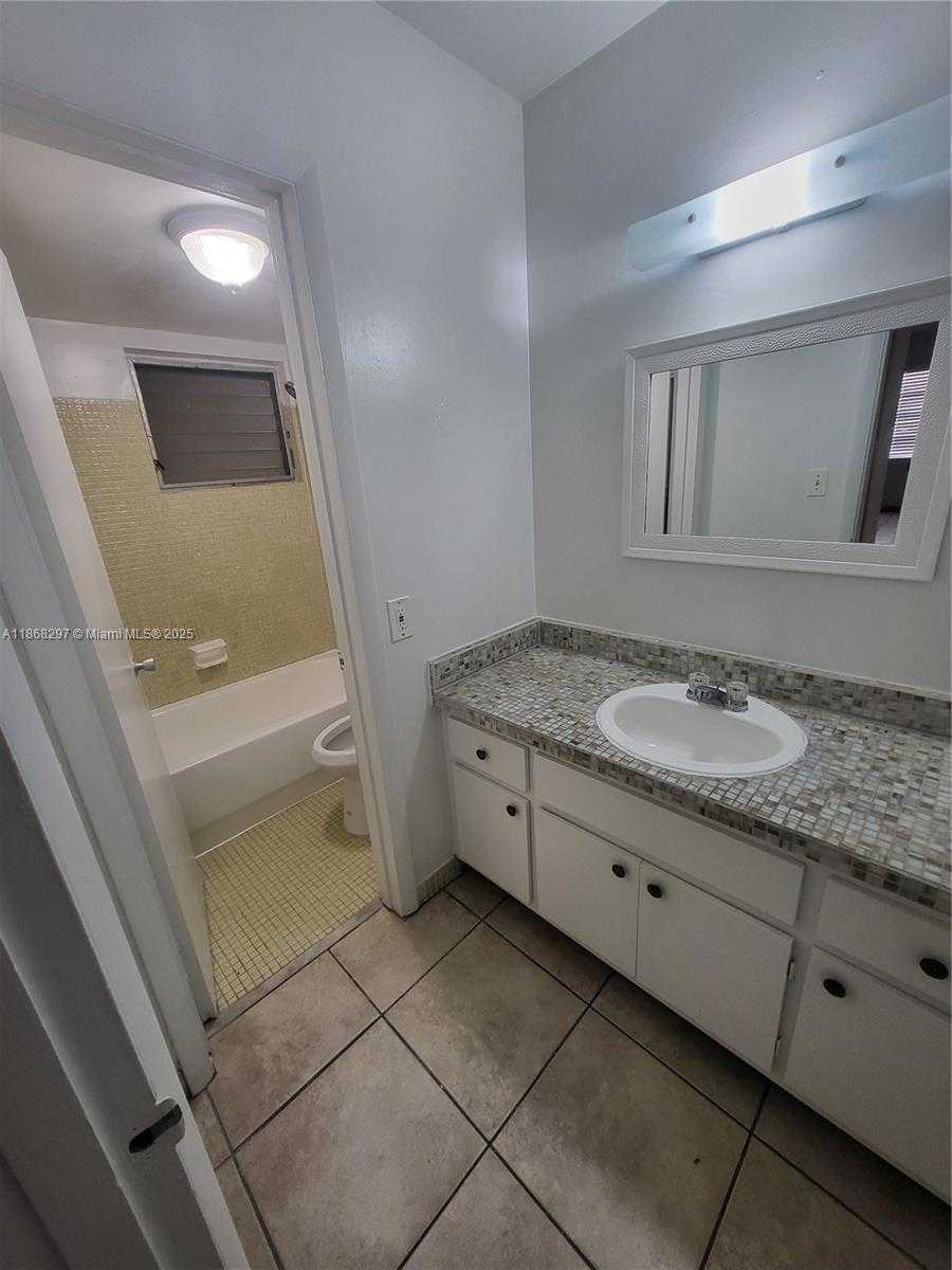 Small Image of 1175 NORMANDY DR #2D, Miami Beach Number 9