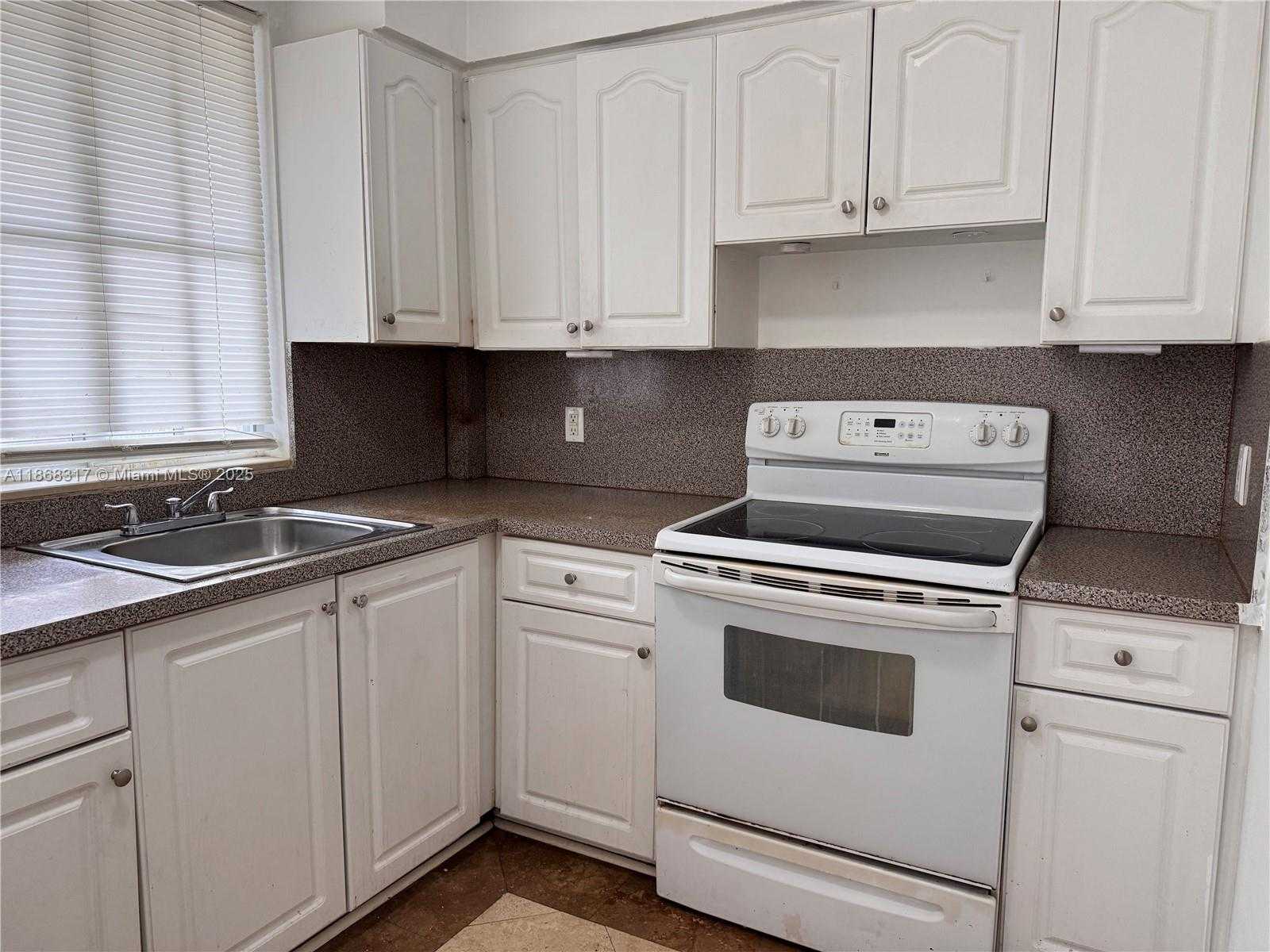 Small Image of 6115 NORTH WEST 186TH ST #203, Hialeah Number 3