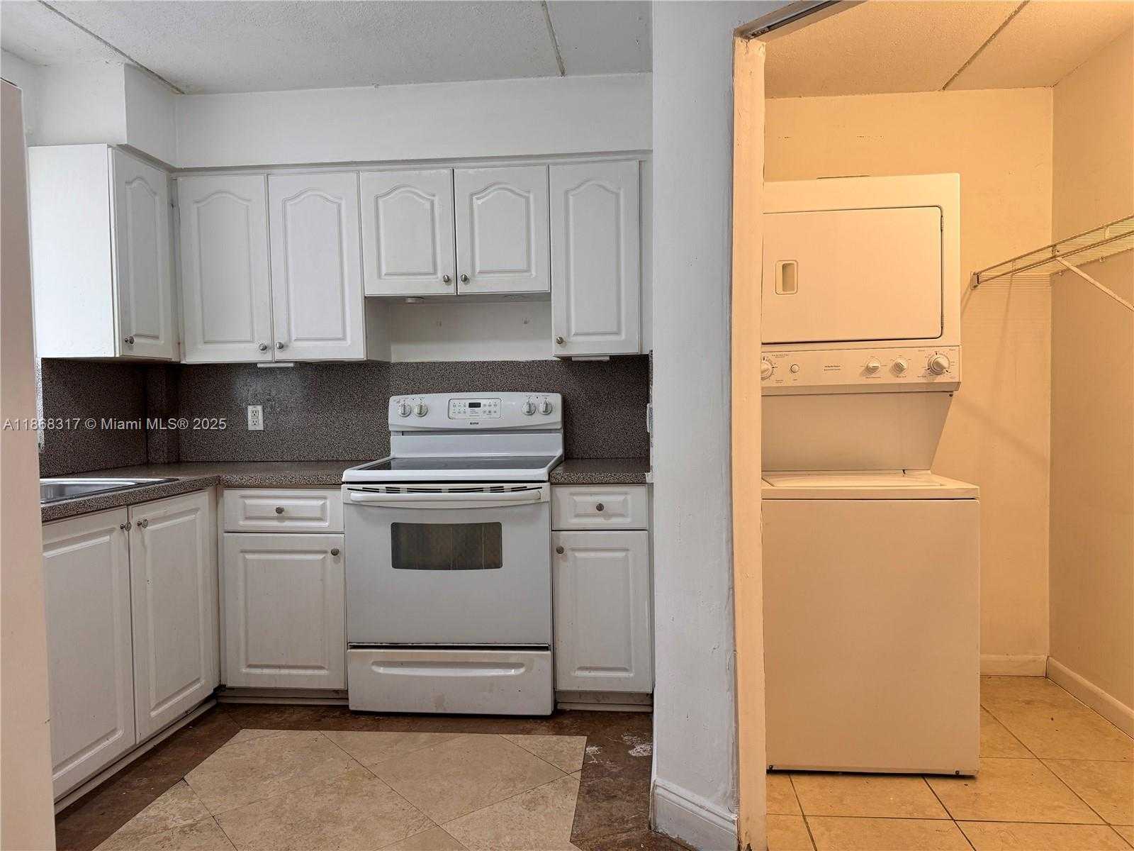 Small Image of 6115 NORTH WEST 186TH ST #203, Hialeah Number 4