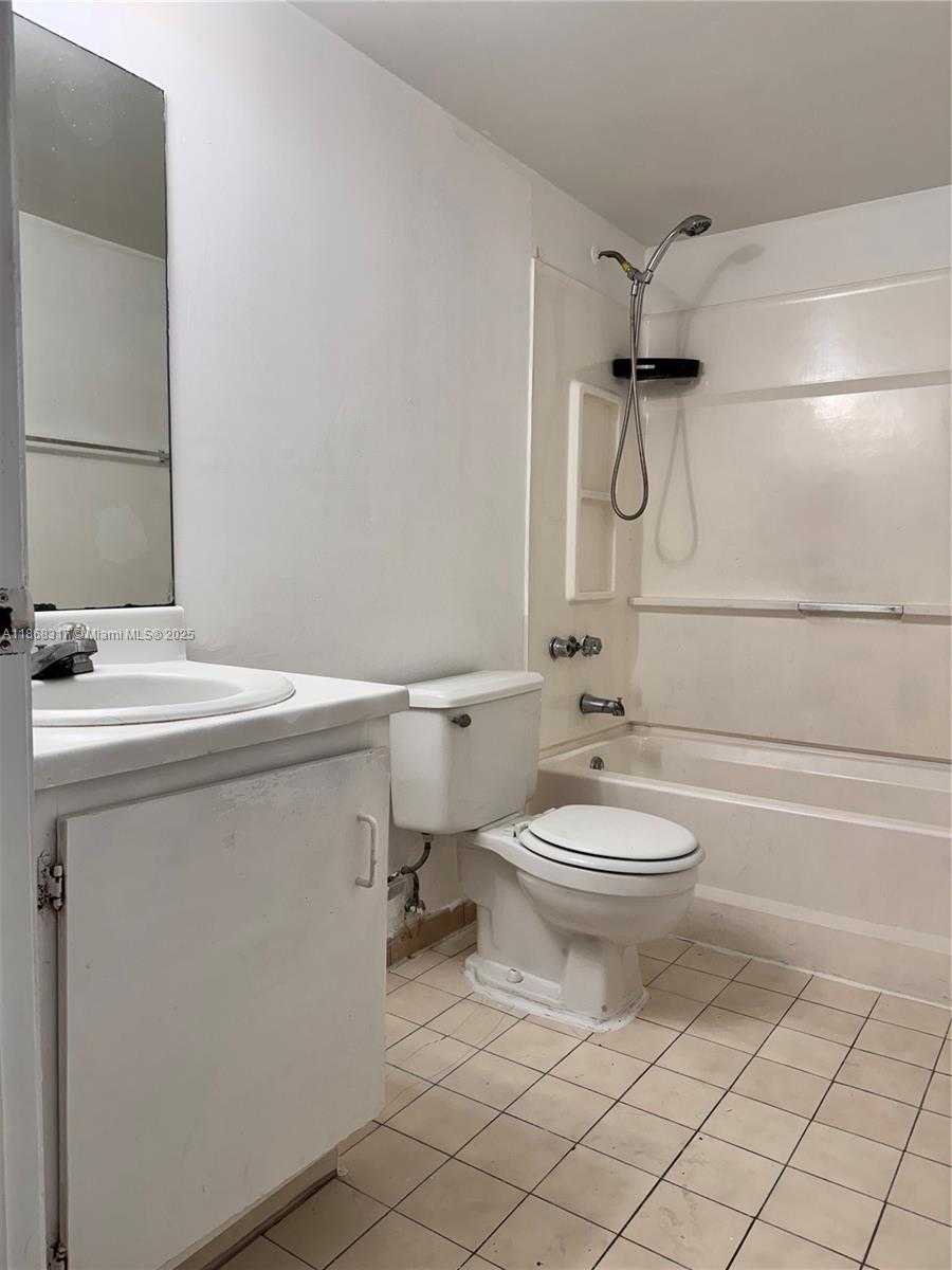 Small Image of 6115 NORTH WEST 186TH ST #203, Hialeah Number 9