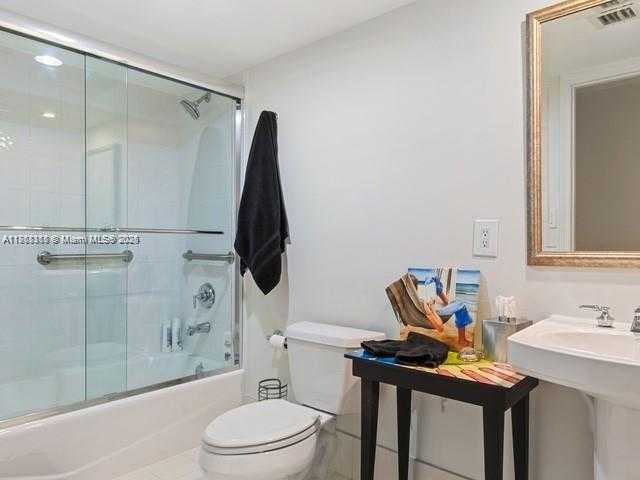 Small Image of 671 BILTMORE WAY #101, Coral Gables Number 12
