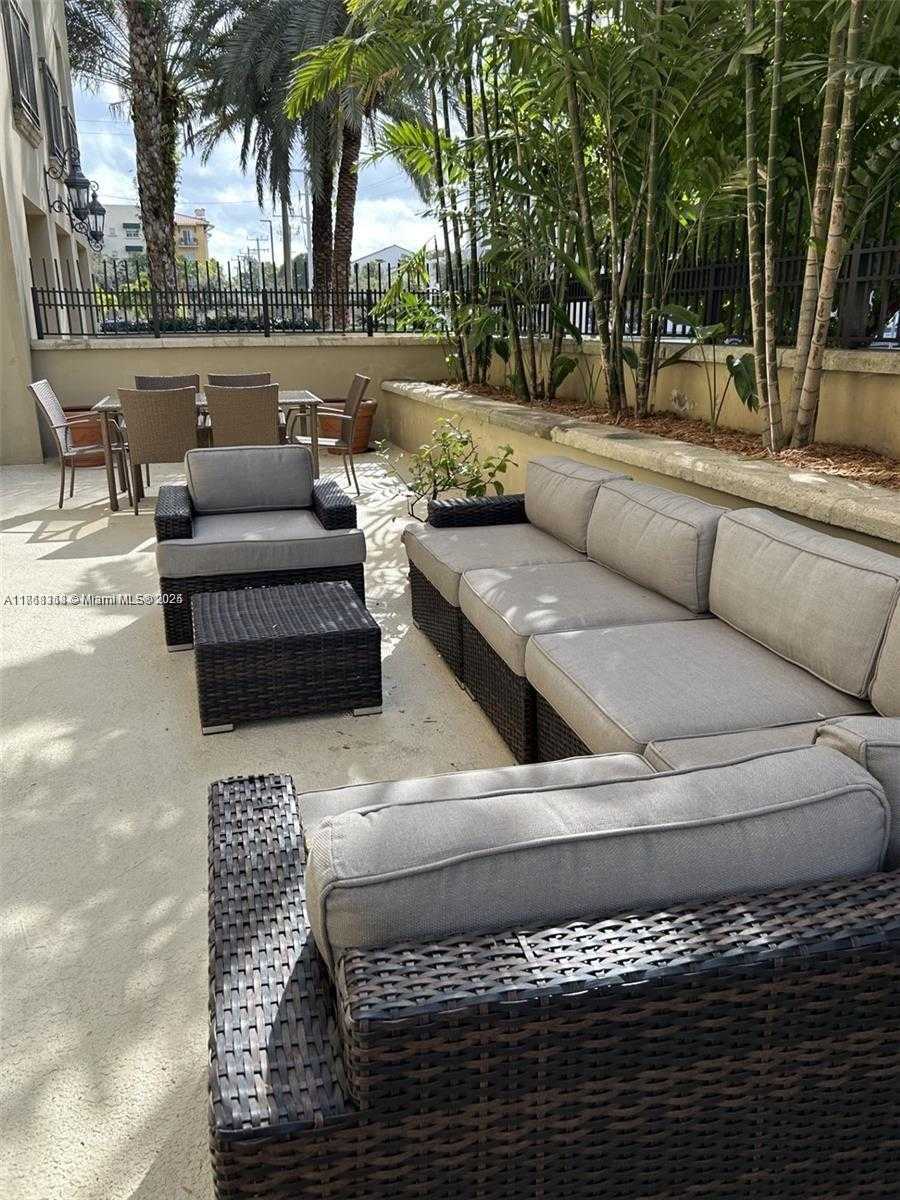 Small Image of 671 BILTMORE WAY #101, Coral Gables Number 15