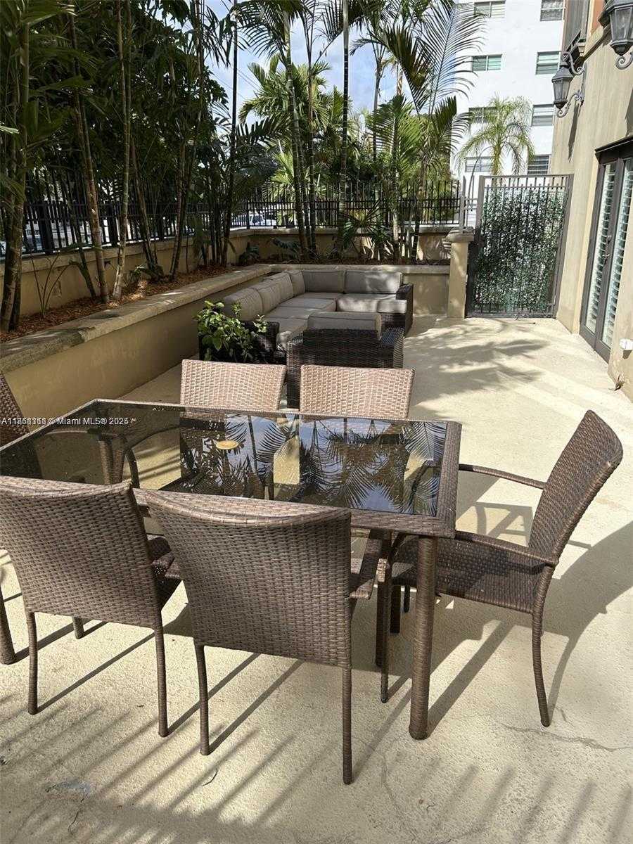 Small Image of 671 BILTMORE WAY #101, Coral Gables Number 17
