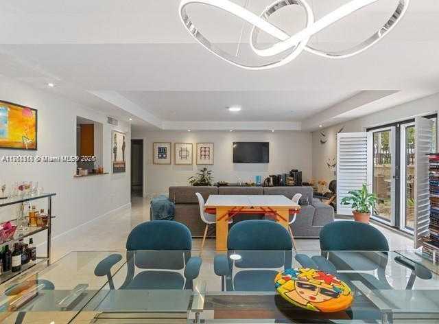 Small Image of 671 BILTMORE WAY #101, Coral Gables Number 2