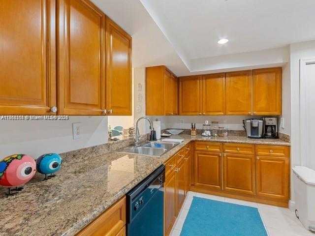 Small Image of 671 BILTMORE WAY #101, Coral Gables Number 5