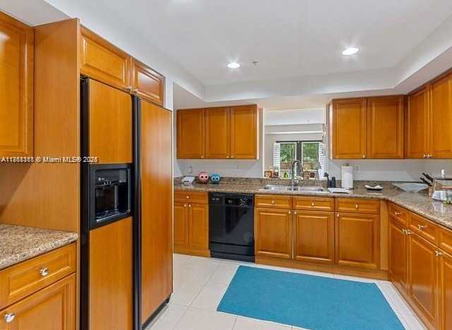 Small Image of 671 BILTMORE WAY #101, Coral Gables Number 6