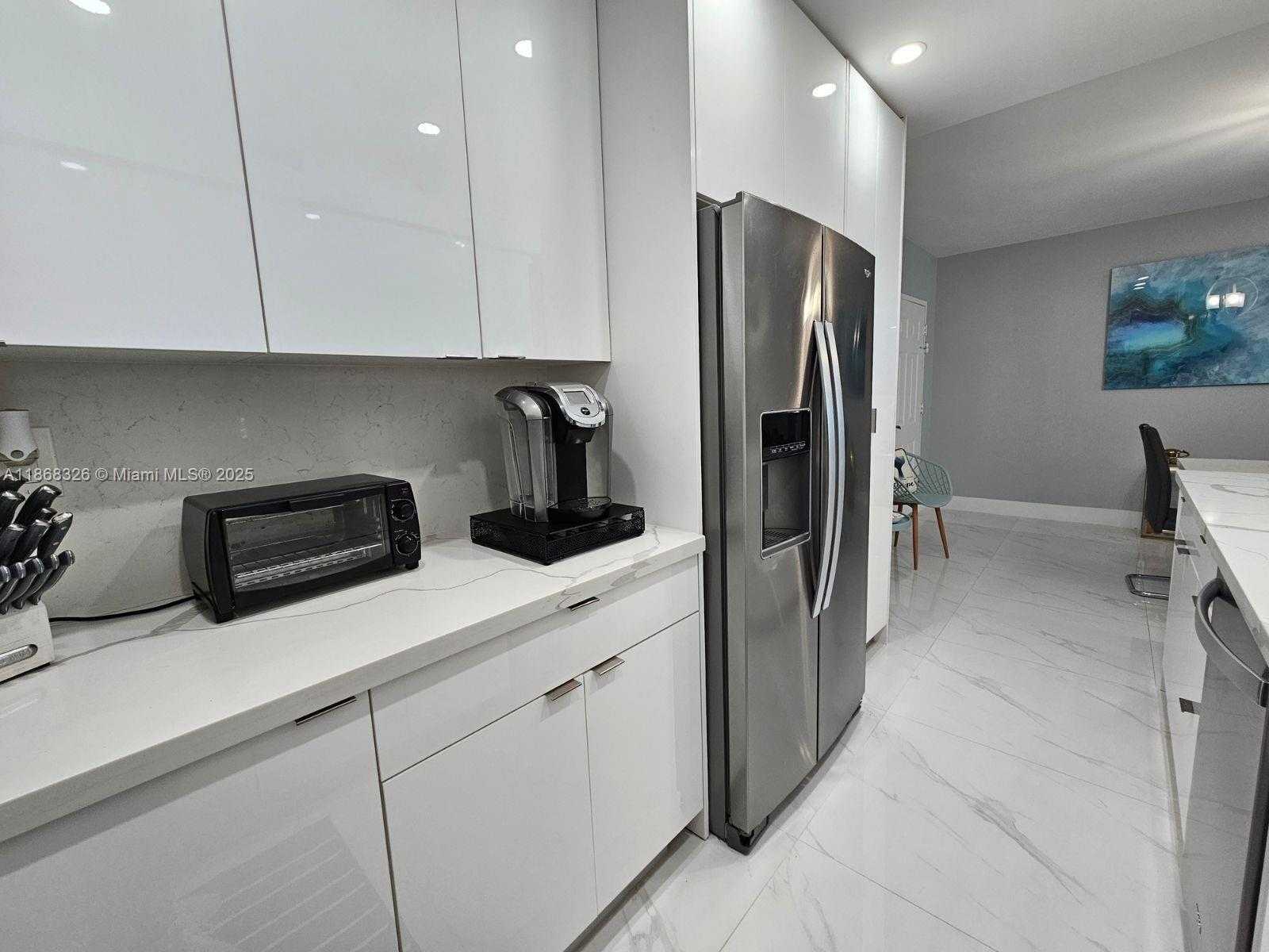 Small Image of 2501 SOUTH OCEAN DR #418, Hollywood Number 9