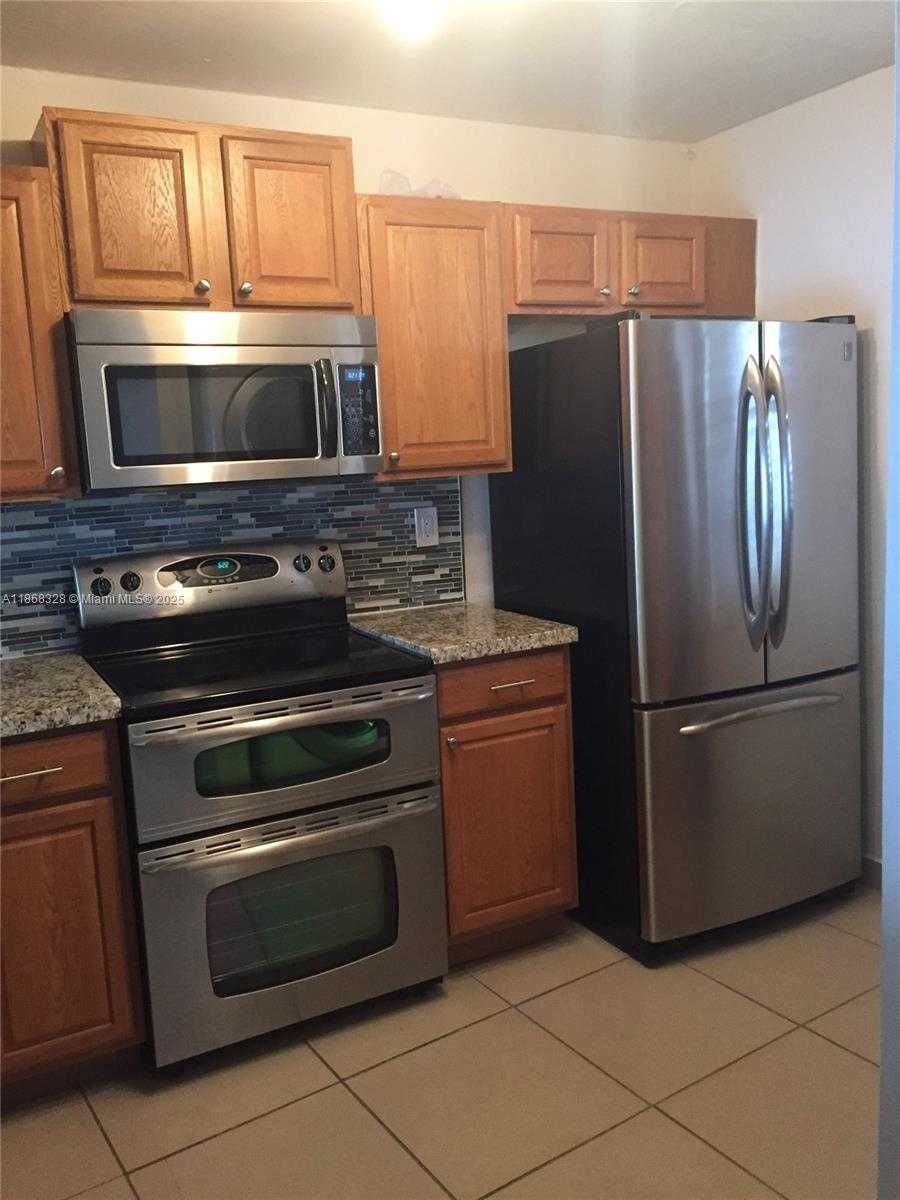 Small Image of 10288 NORTH WEST 9 ST CIR #206, Miami Number 2