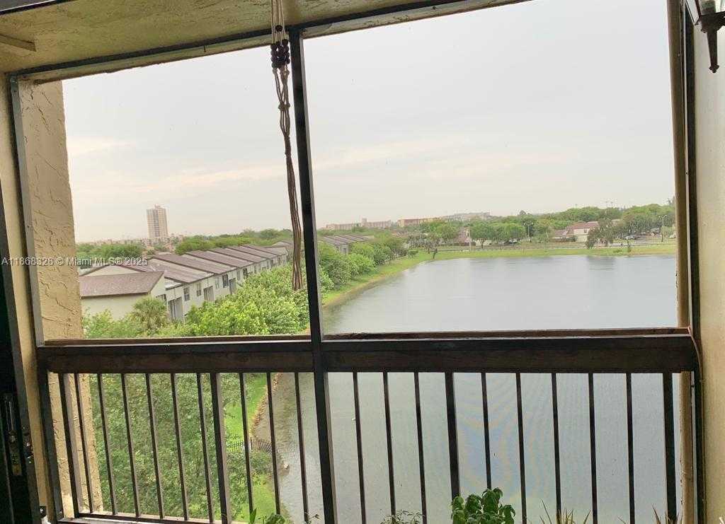 Small Image of 10288 NORTH WEST 9 ST CIR #206, Miami Number 5