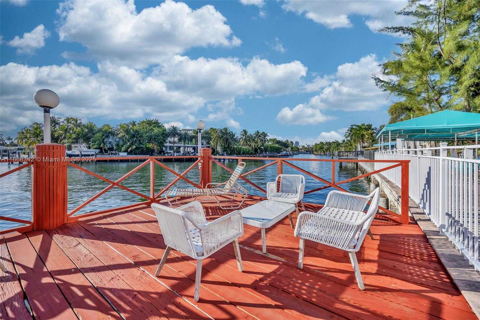 Small Image of 4740 PINE TREE DR #20, Miami Beach Number 20