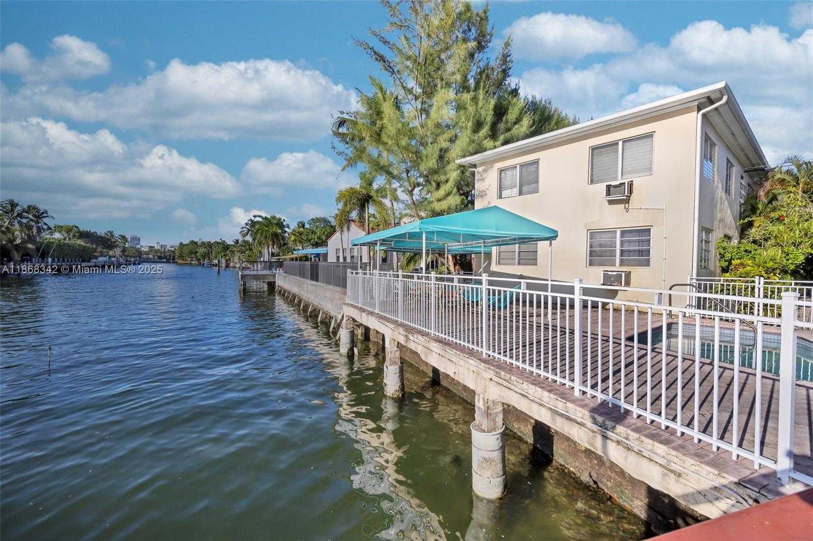 Small Image of 4740 PINE TREE DR #20, Miami Beach Number 23