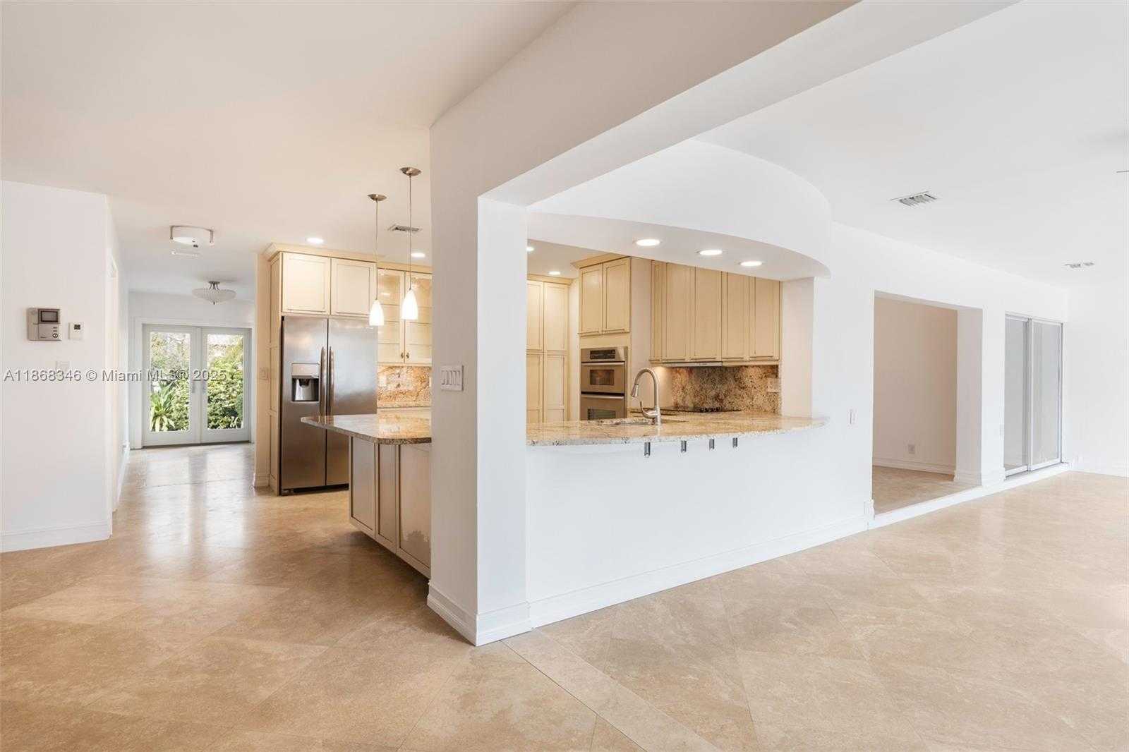 Small Image of 2000 SUNRISE KEY BLVD, Fort Lauderdale Number 11
