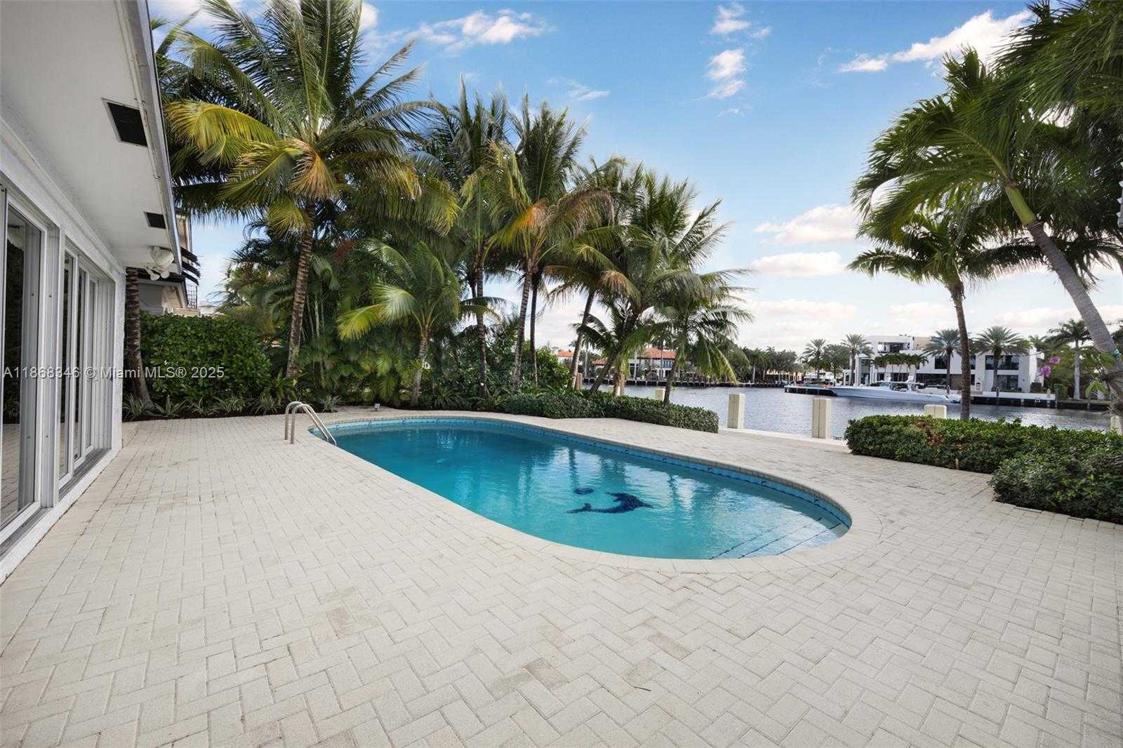 Small Image of 2000 SUNRISE KEY BLVD, Fort Lauderdale Number 2