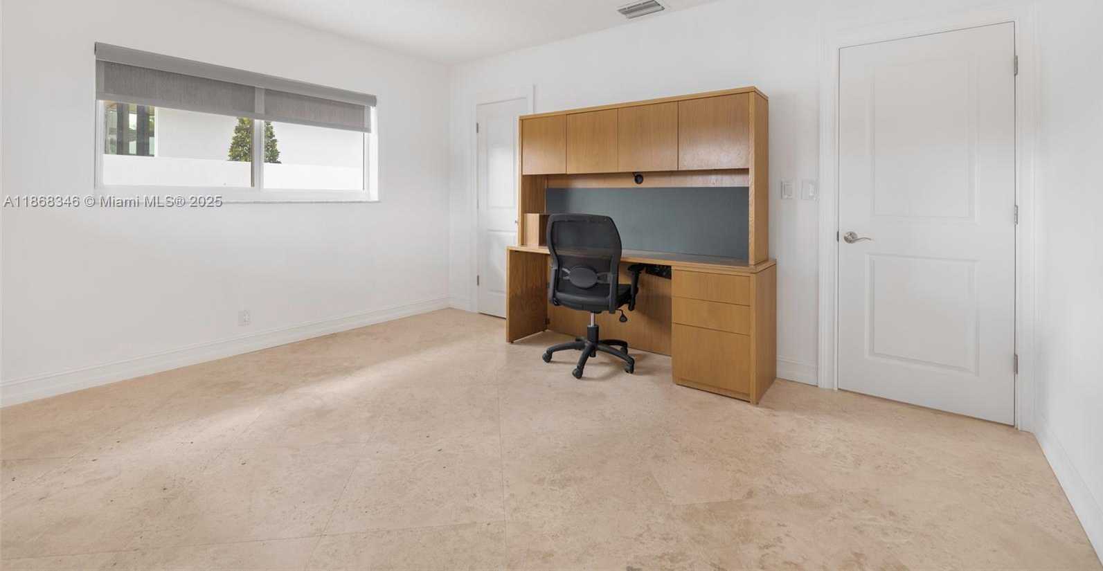 Small Image of 2000 SUNRISE KEY BLVD, Fort Lauderdale Number 21