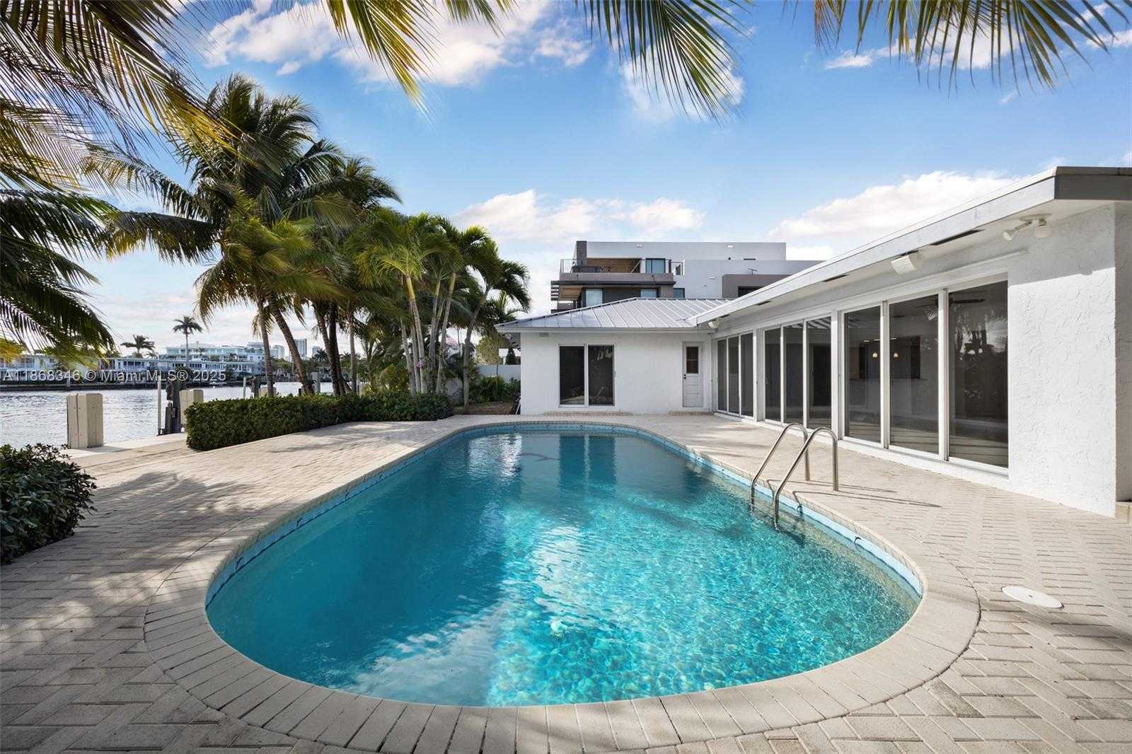 Small Image of 2000 SUNRISE KEY BLVD, Fort Lauderdale Number 26