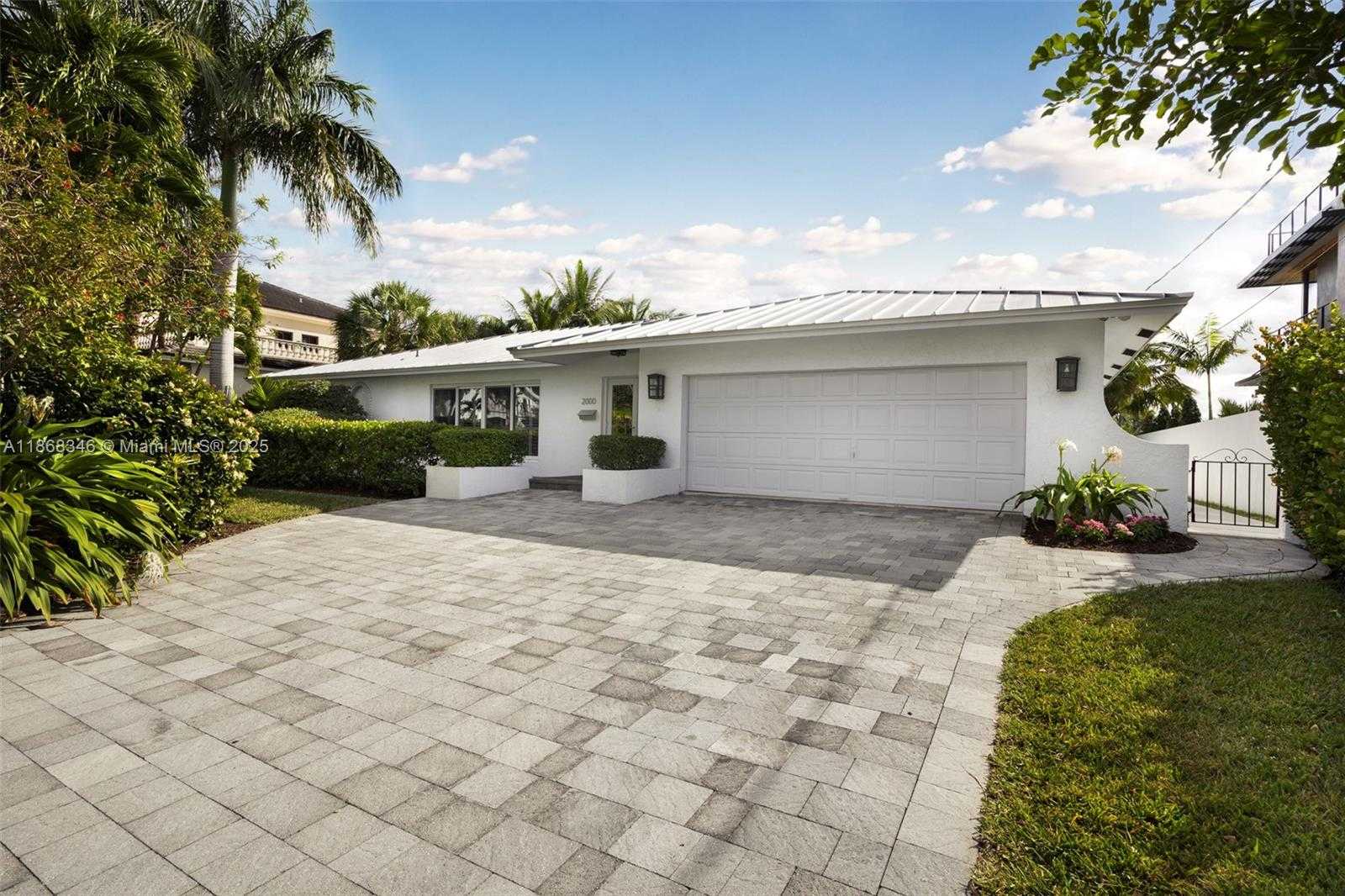 Small Image of 2000 SUNRISE KEY BLVD, Fort Lauderdale Number 27