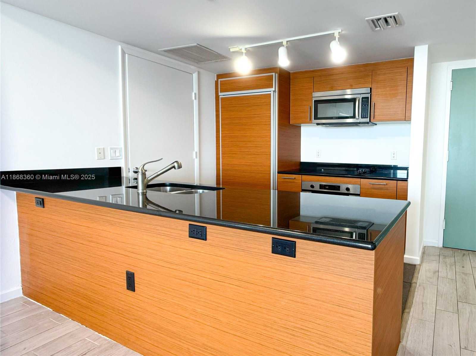 Small Image of 50 BISCAYNE BLVD #3104, Miami Number 14