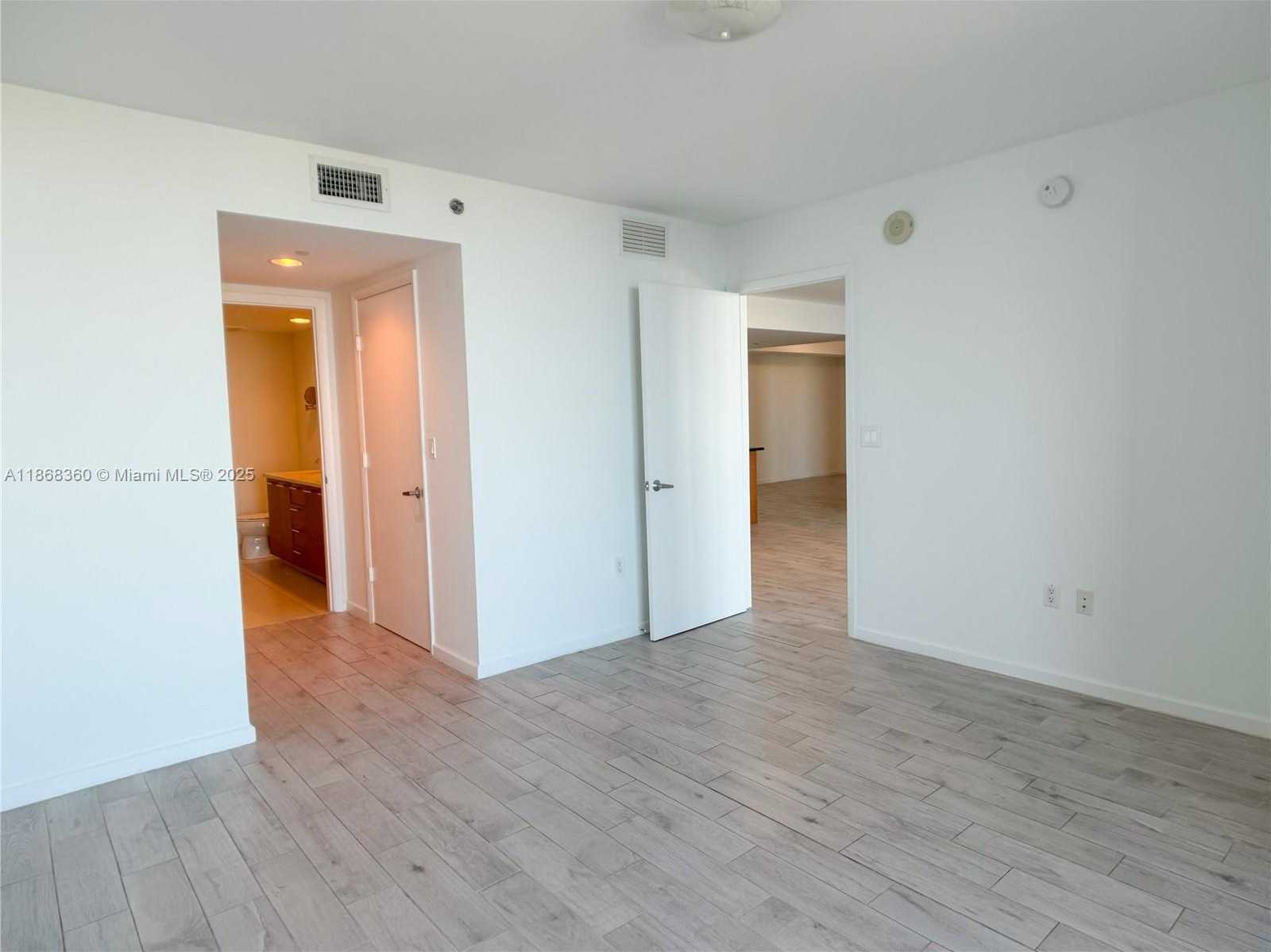 Small Image of 50 BISCAYNE BLVD #3104, Miami Number 22