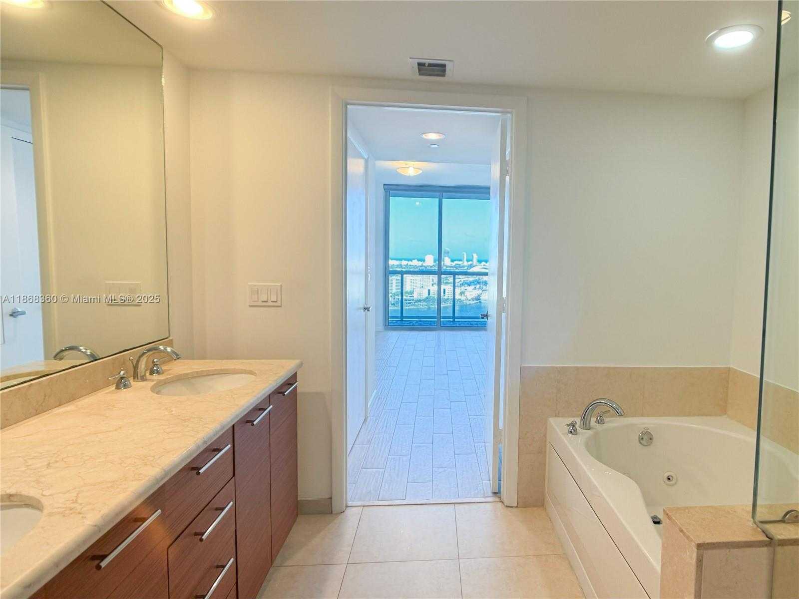 Small Image of 50 BISCAYNE BLVD #3104, Miami Number 27
