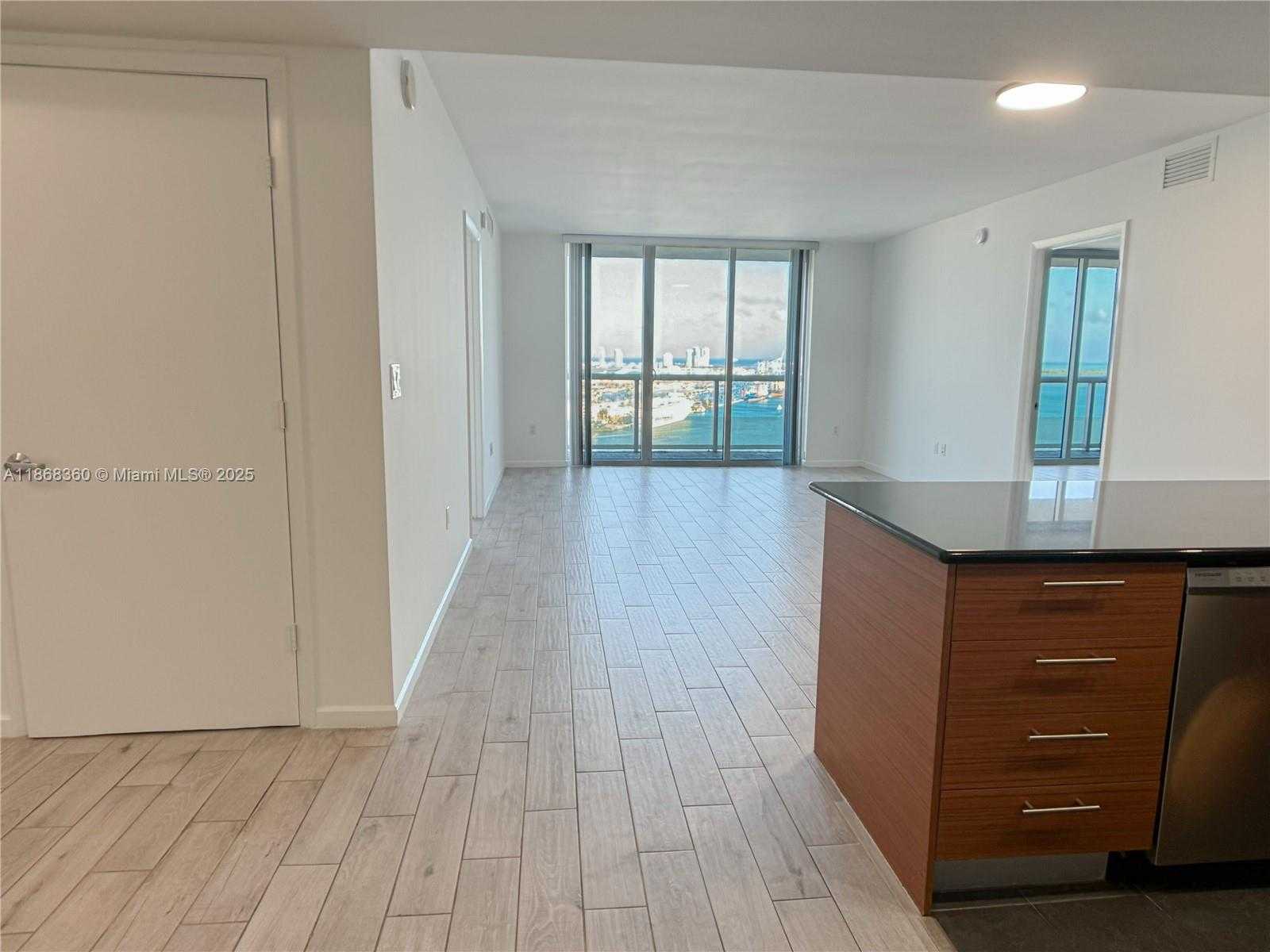 Small Image of 50 BISCAYNE BLVD #3104, Miami Number 4