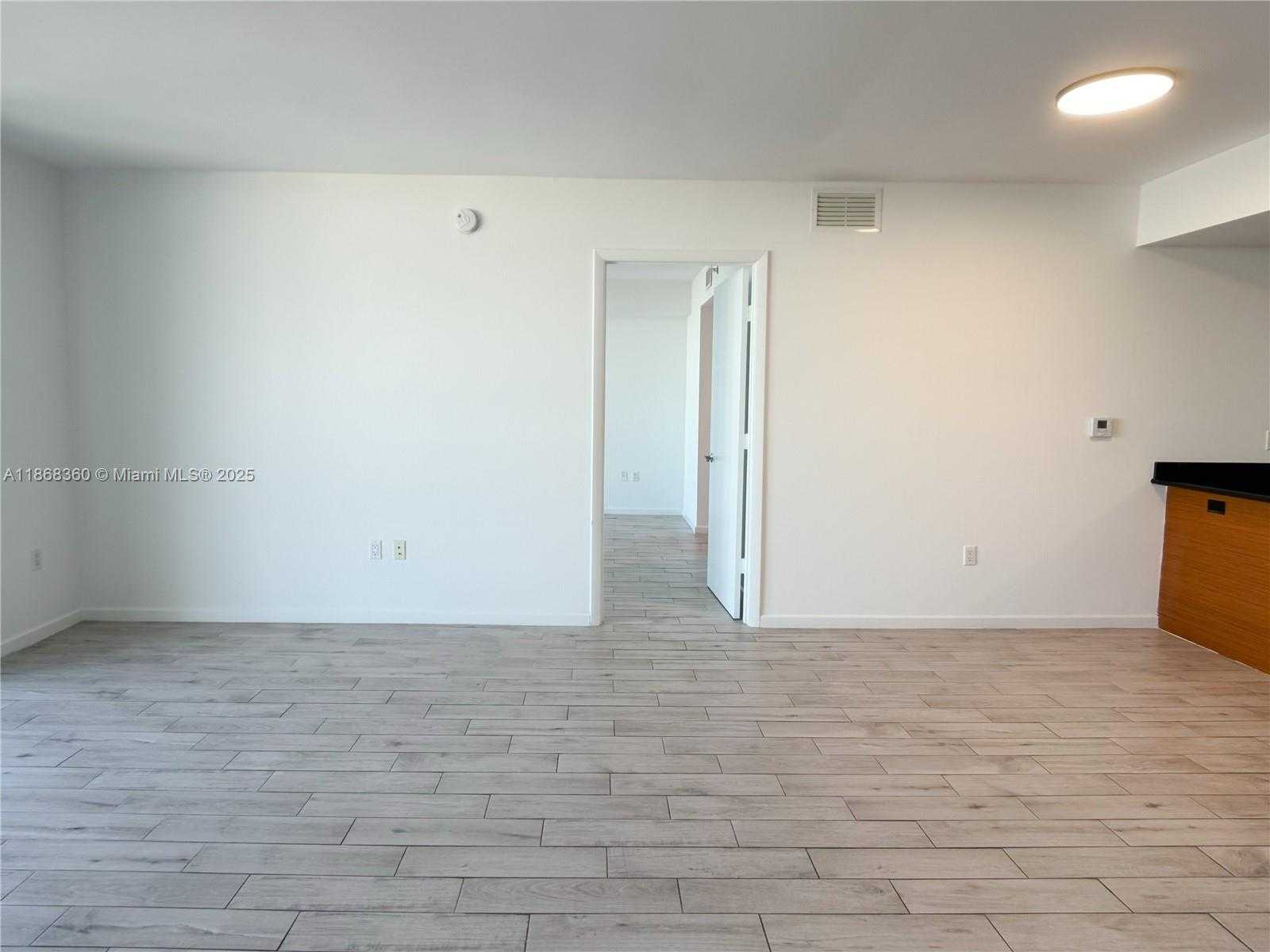 Small Image of 50 BISCAYNE BLVD #3104, Miami Number 8
