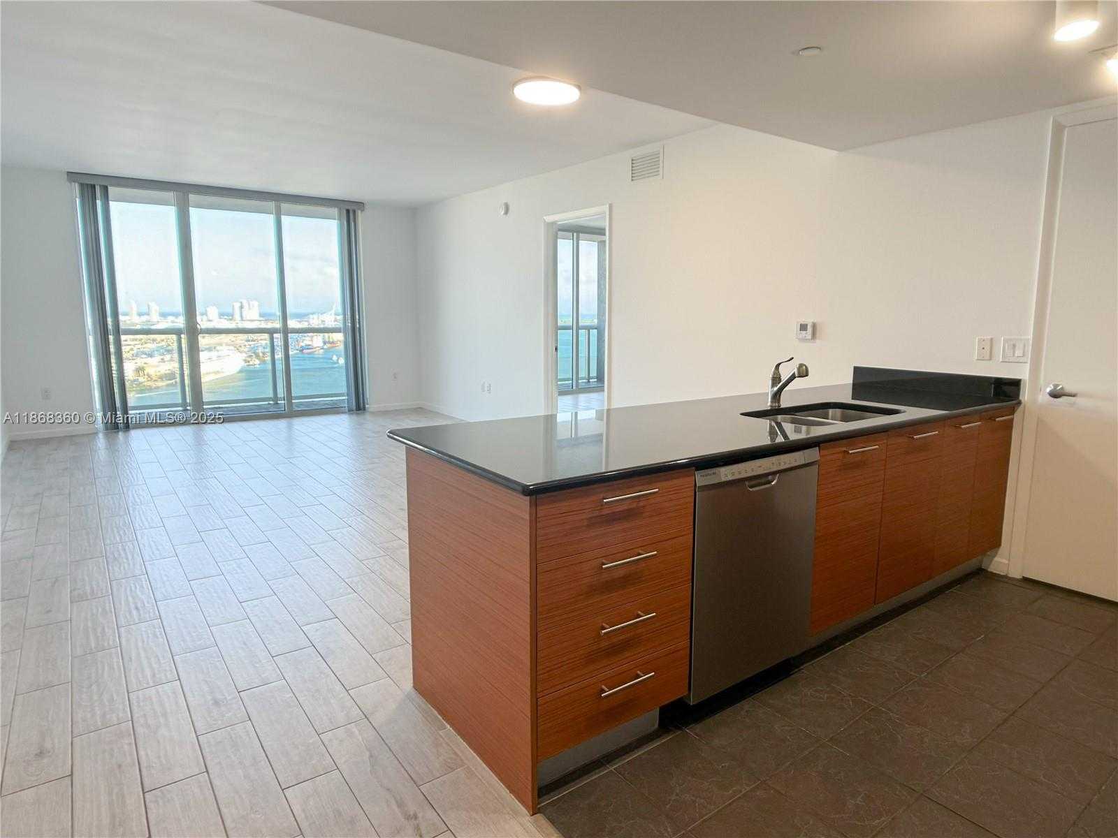Small Image of 50 BISCAYNE BLVD #3104, Miami Number 9